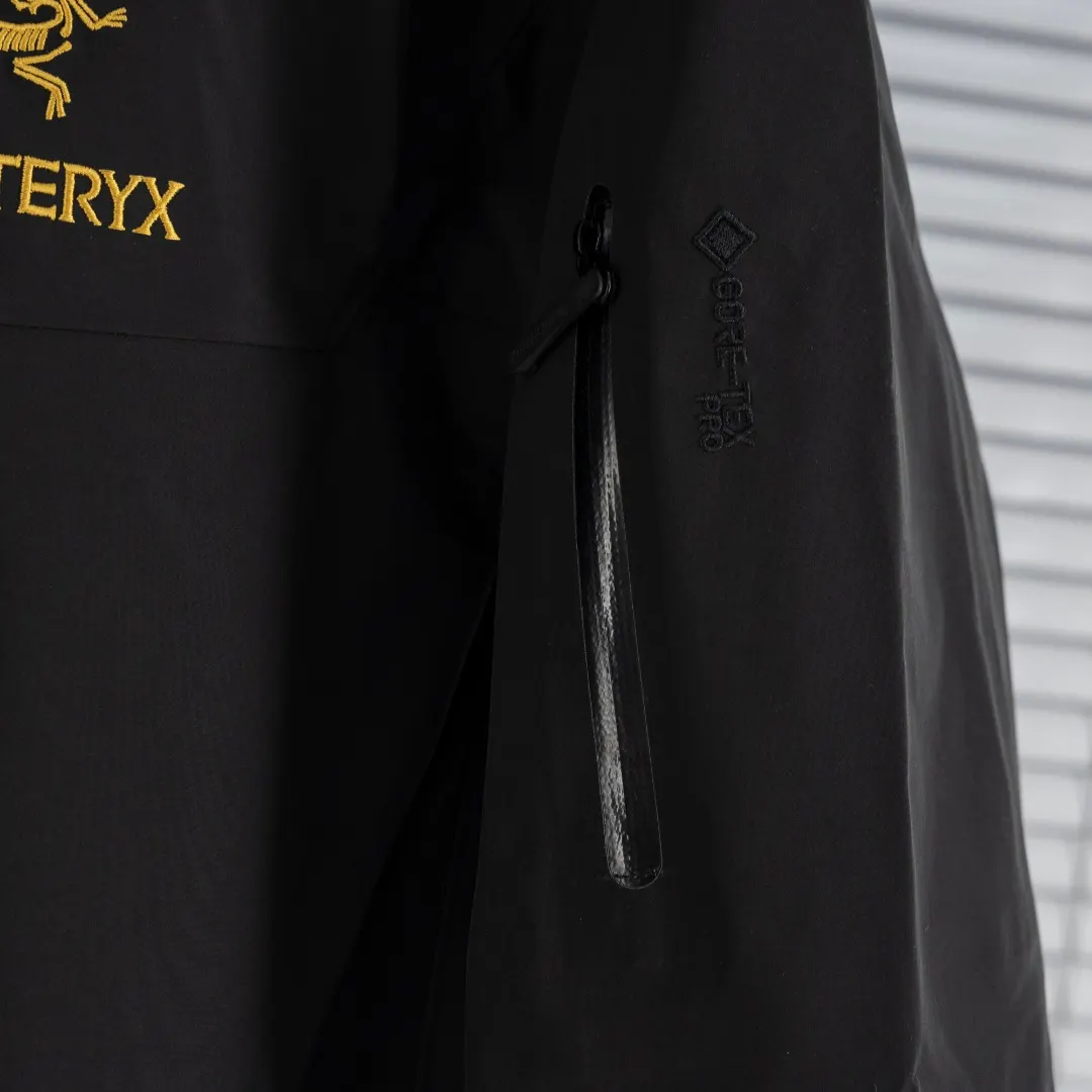 Alpha SV GORE-TEX Pro Hardshell Jacket D33023665 — view 8