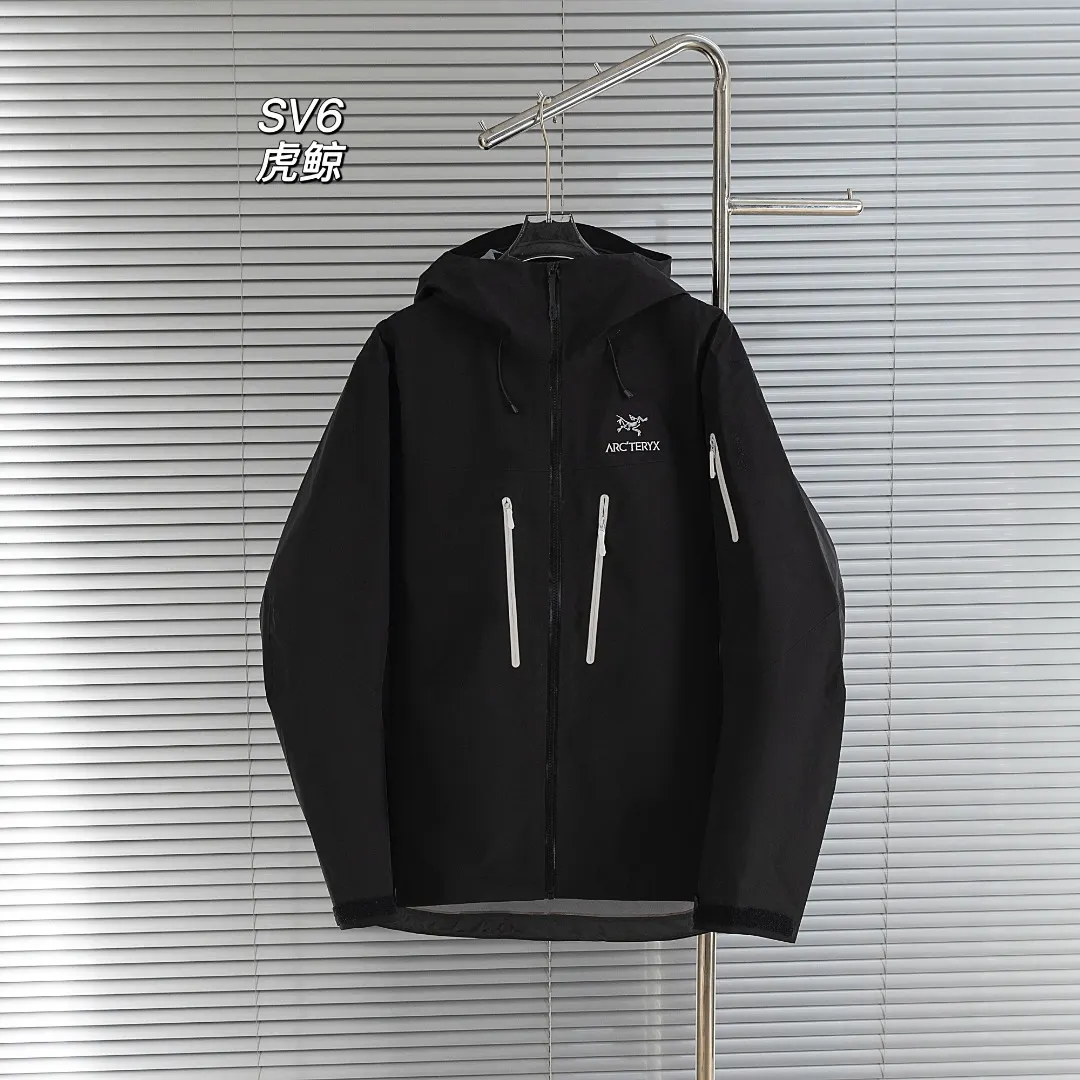 Alpha SV GORE-TEX Pro Hooded Shell Jacket D33023664