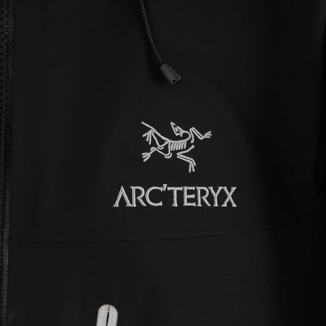 Alpha SV GORE-TEX Pro Hooded Shell Jacket D33023664 — view 6