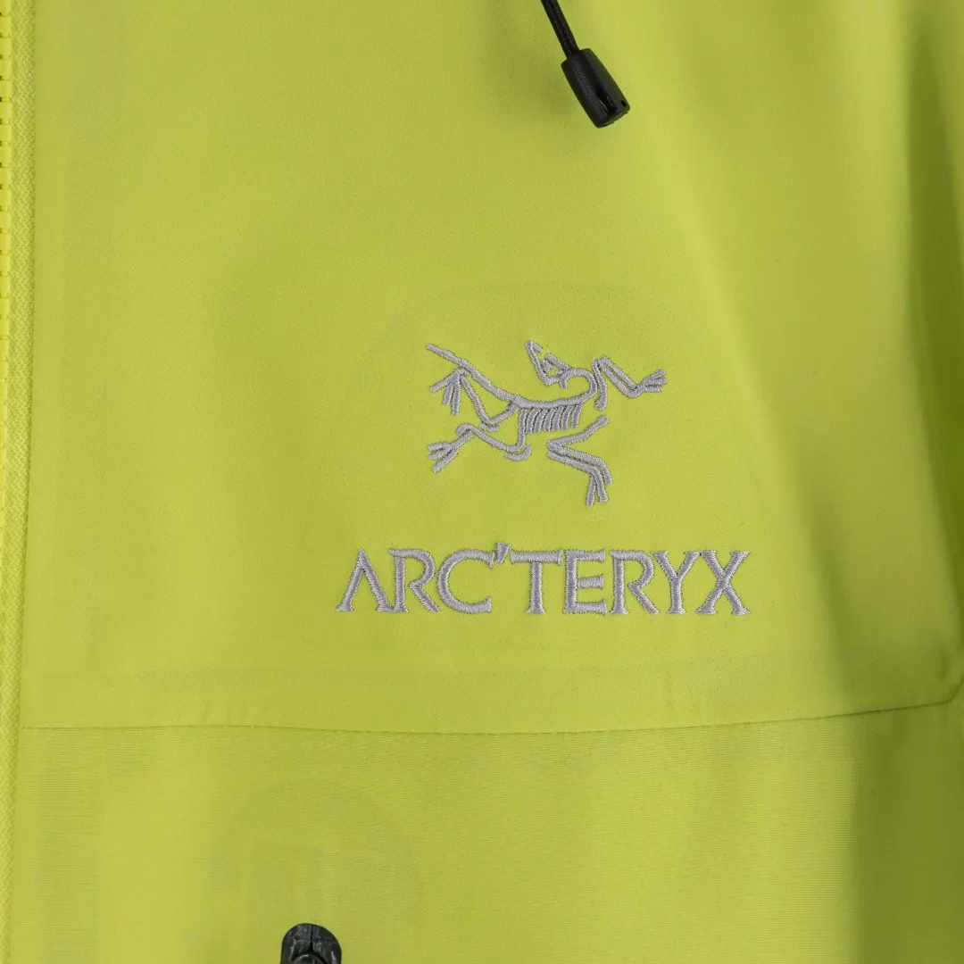 Alpha SV GORE-TEX Pro Hardshell Jacket D33023662 — view 6