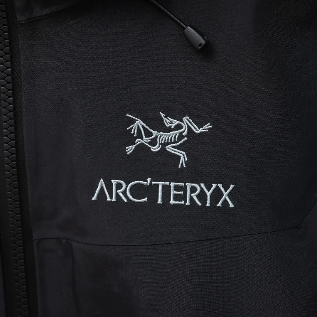 Alpha SV GORE-TEX Pro Hardshell Jacket D33023661 — view 5