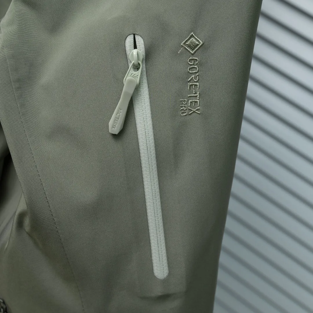 Alpha SV GORE-TEX Pro Hooded Shell Jacket D33023660 — view 10