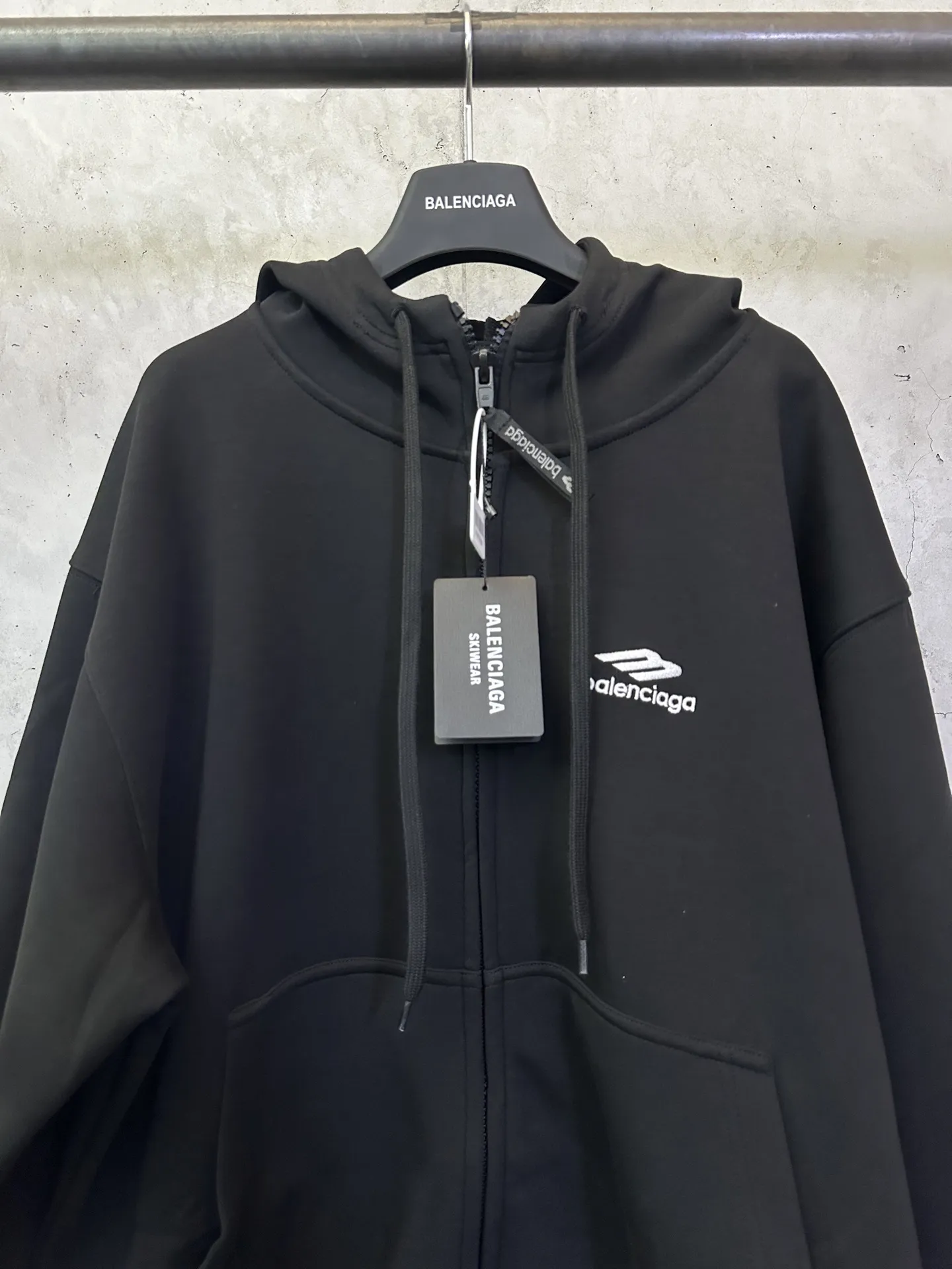 Ski Collection Embroidered Velvet Zip-Up Hoodie D33511496 — view 3