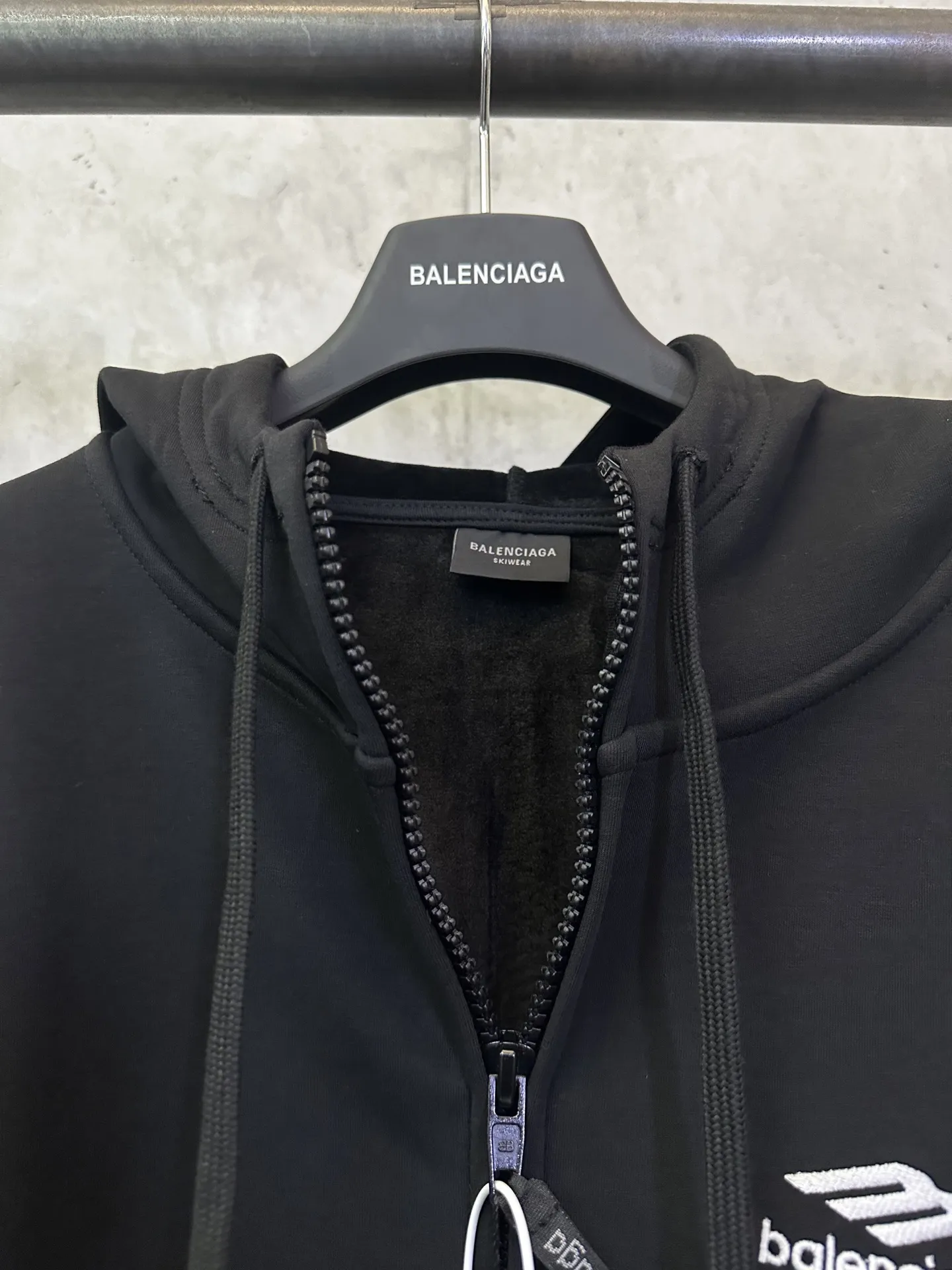 Ski Collection Embroidered Velvet Zip-Up Hoodie D33511496 — view 7