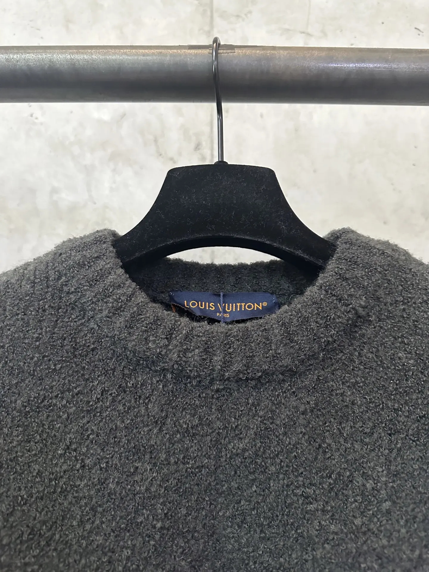 Intarsia Logo Wool-Blend Crew-Neck Sweater D33523110 — view 7