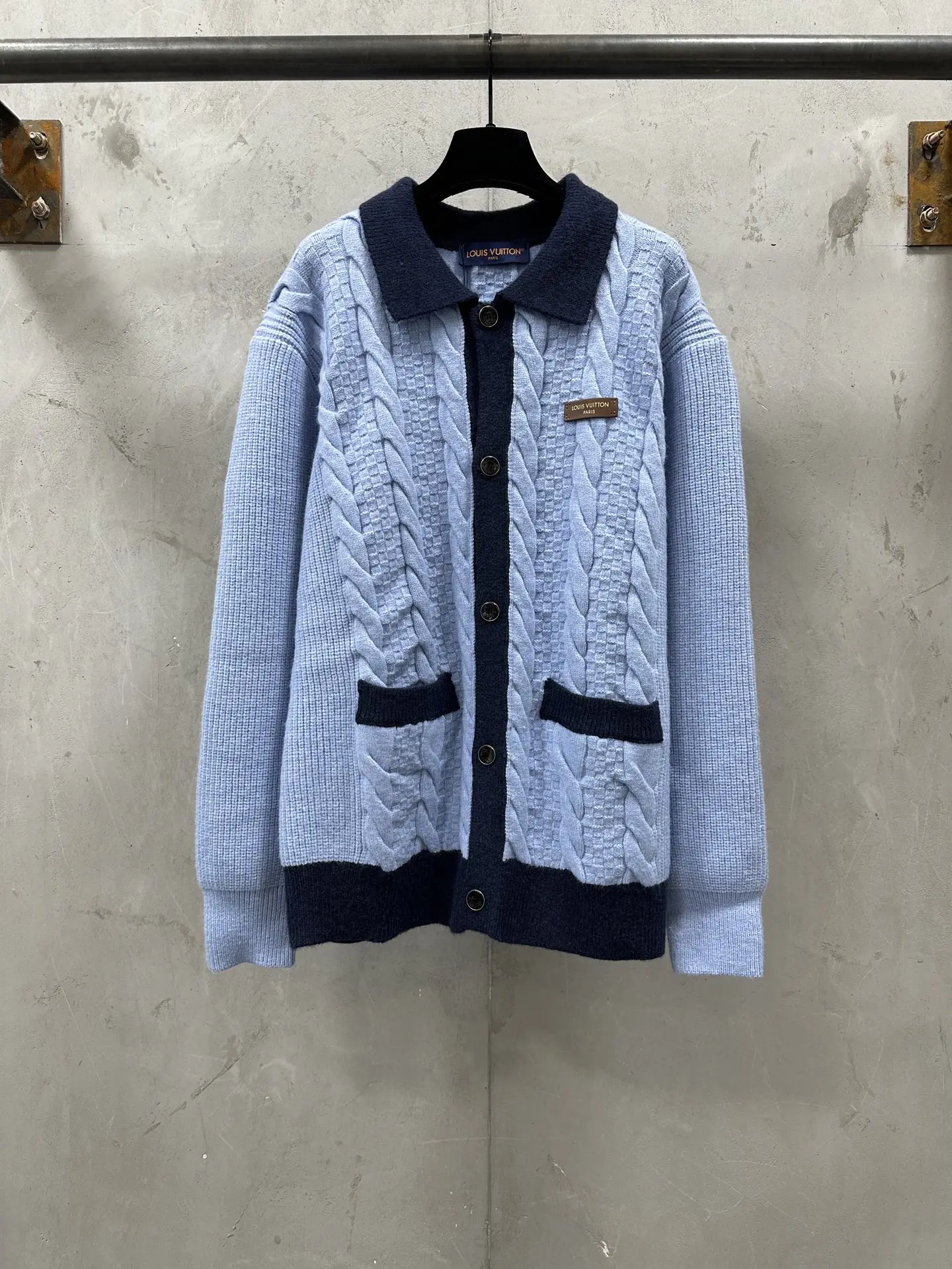 Cable-Knit Contrast Trim Cardigan D33520458