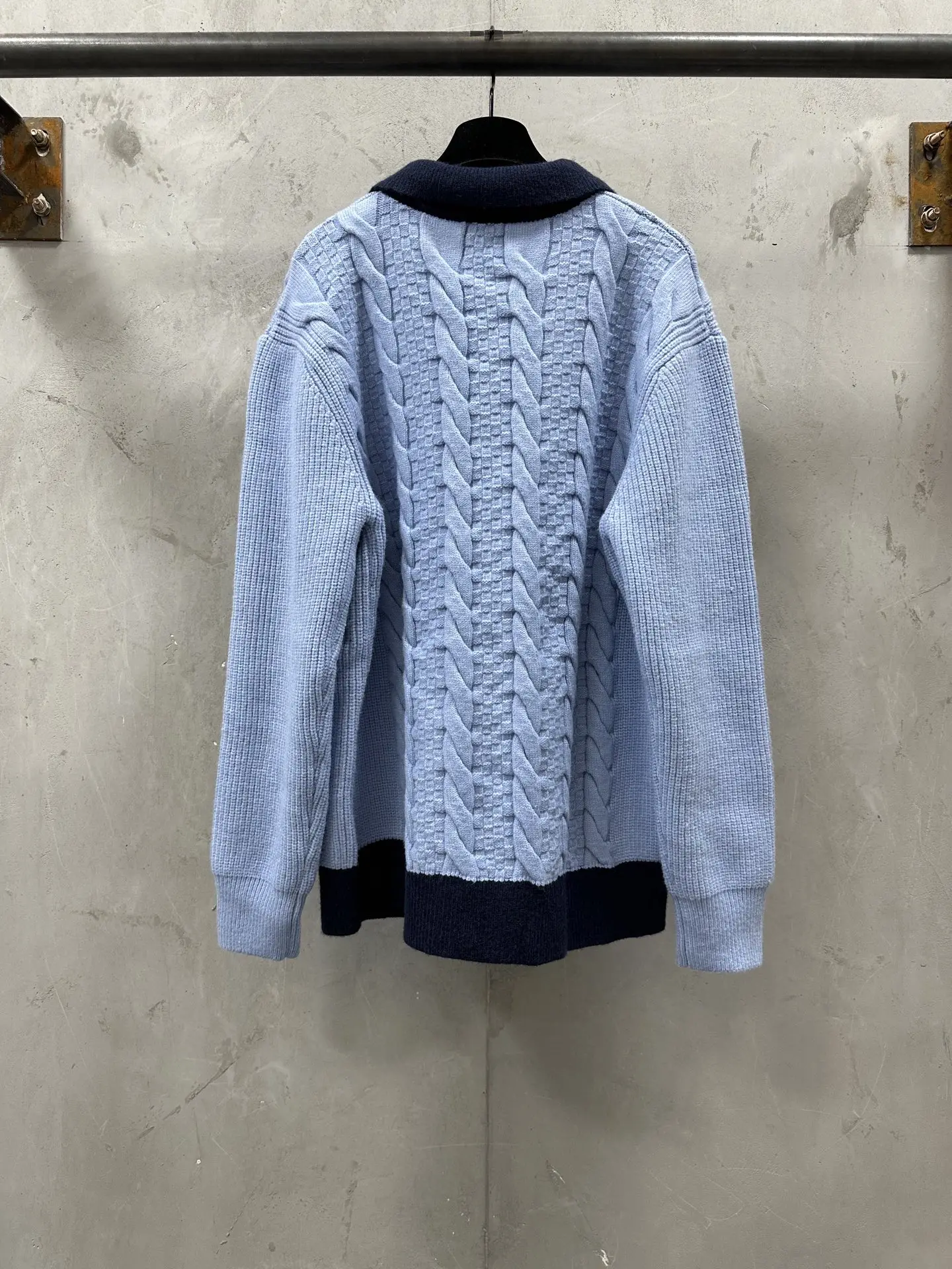 Cable-Knit Contrast Trim Cardigan D33520458 — view 2