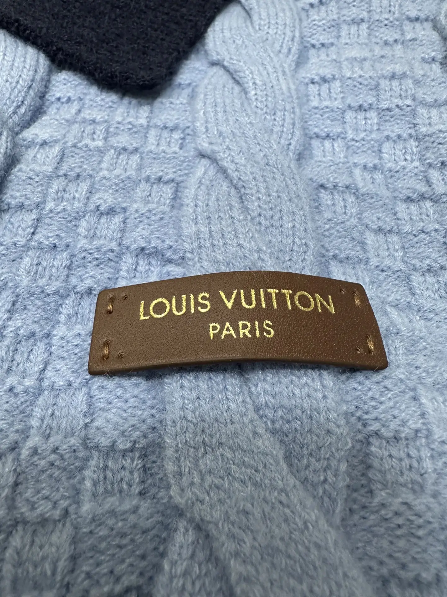 Cable-Knit Contrast Trim Cardigan D33520458 — view 8