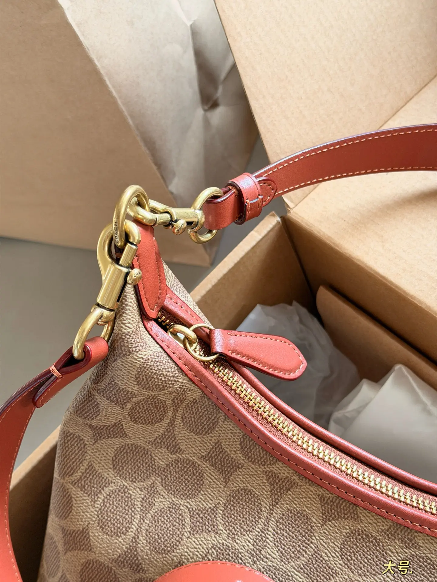 Juliet 30 Monogram Shoulder Bag D33517941 — view 3