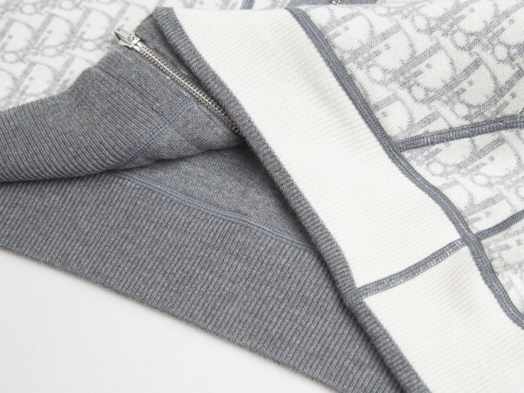 Reversible Oblique Cashmere-Blend Zip-Up Hoodie D34016057 — view 10