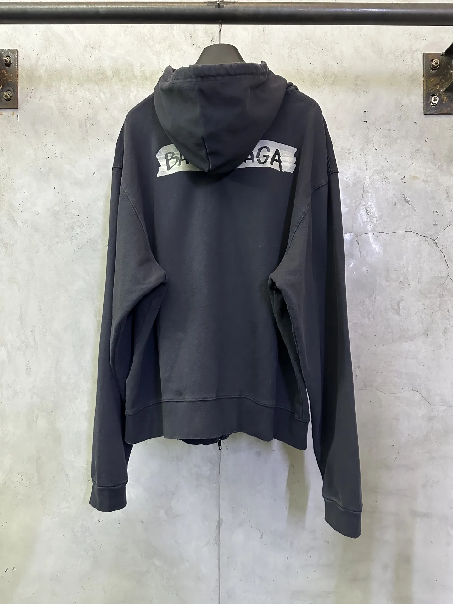 Tape Logo Zip-Up Hoodie D34015329 — view 2