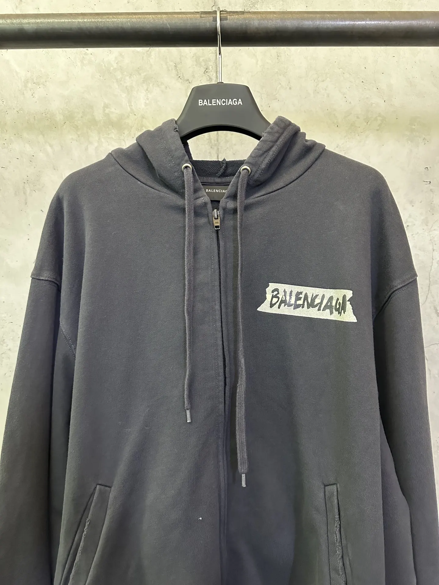 Tape Logo Zip-Up Hoodie D34015329 — view 3