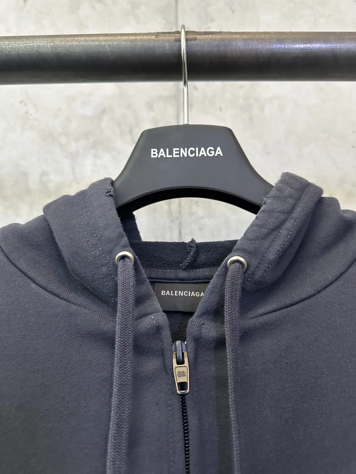 Tape Logo Zip-Up Hoodie D34015329 — view 7
