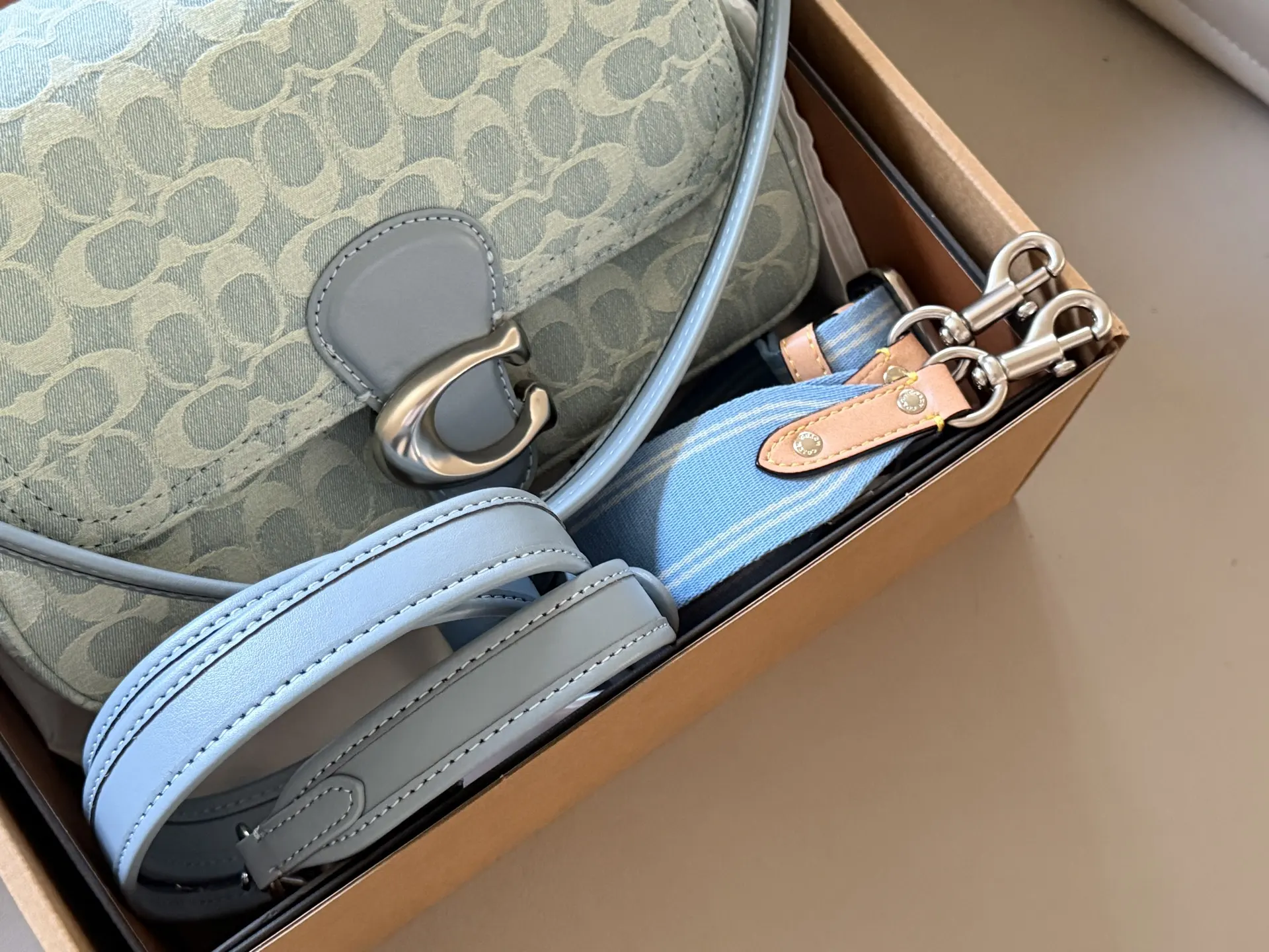 Soft Tabby Denim Shoulder Bag D34018473 — view 4