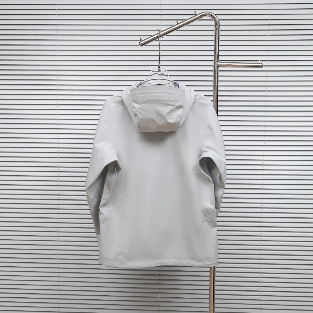 Beta SL GORE-TEX Shell Jacket D34023669 — view 2
