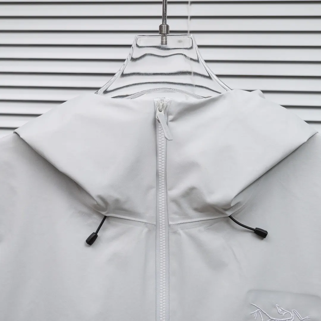 Beta SL GORE-TEX Shell Jacket D34023669 — view 4
