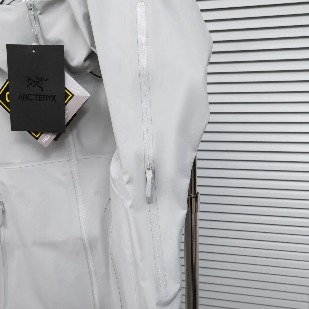 Beta SL GORE-TEX Shell Jacket D34023669 — view 12