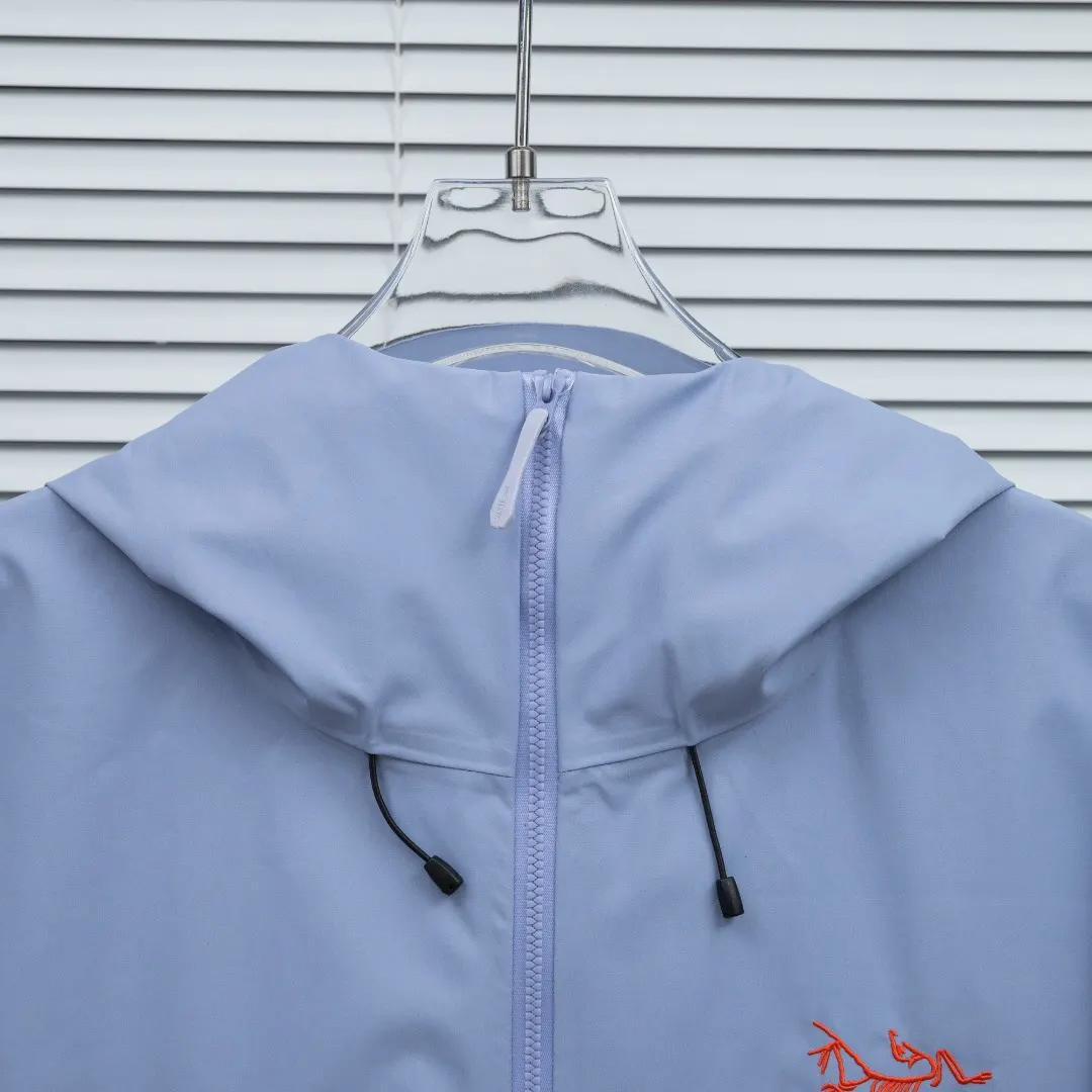 Beta SL GORE-TEX Hooded Shell Jacket D34023666 — view 4