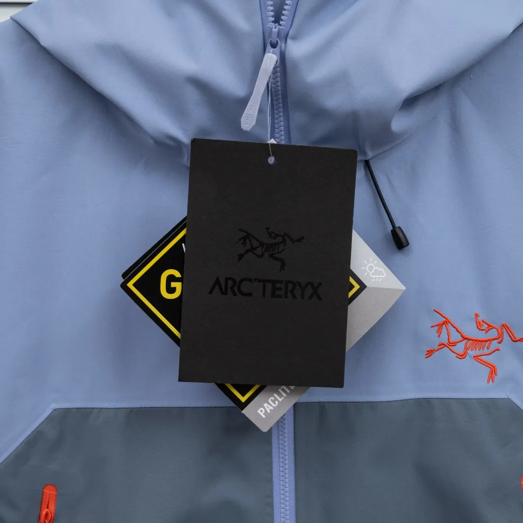 Beta SL GORE-TEX Hooded Shell Jacket D34023666 — view 10