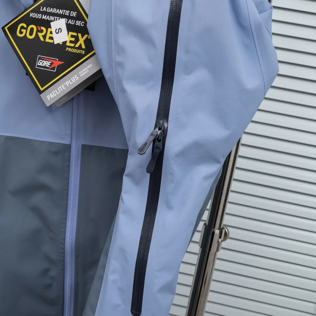 Beta SL GORE-TEX Hooded Shell Jacket D34023666 — view 14
