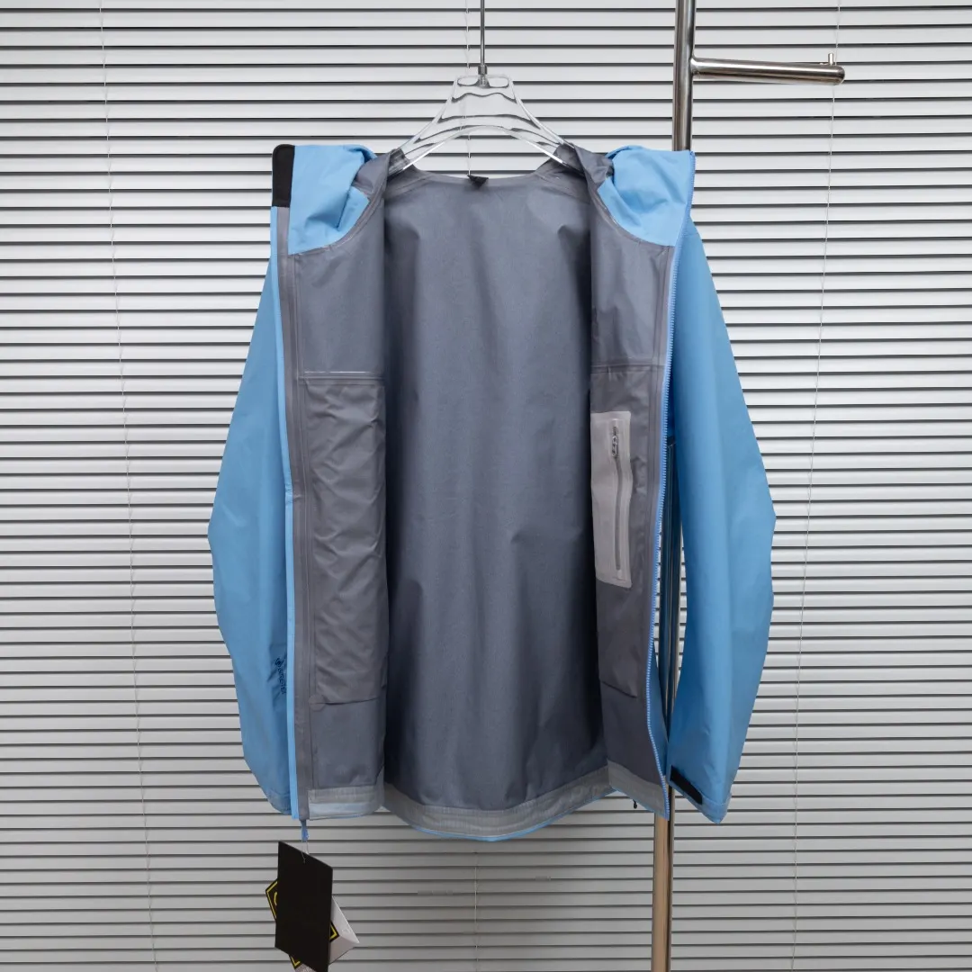 Beta SL GORE-TEX Shell Jacket D34023668 — view 3