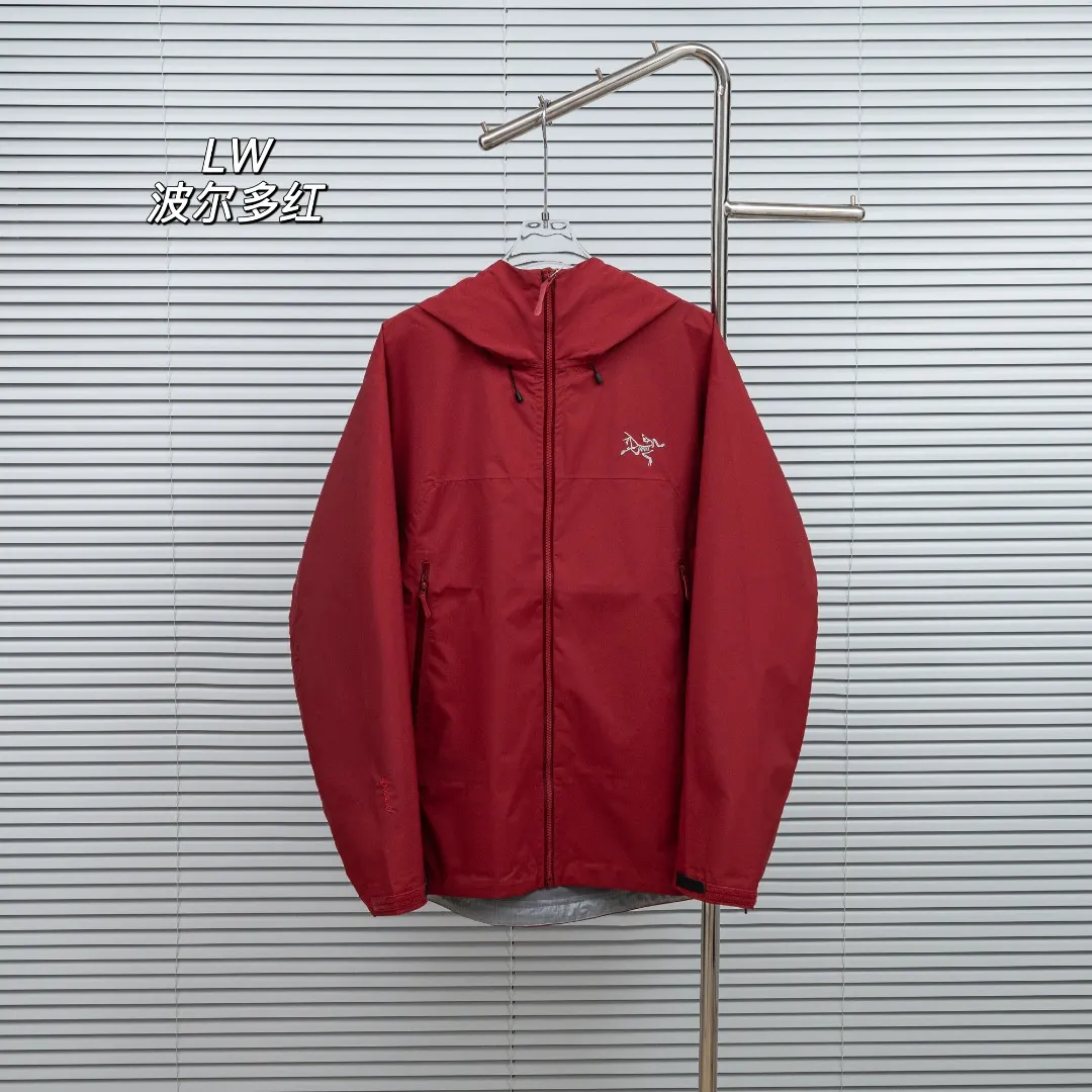 Beta Lightweight GORE-TEX Hooded Shell Jacket D34023667