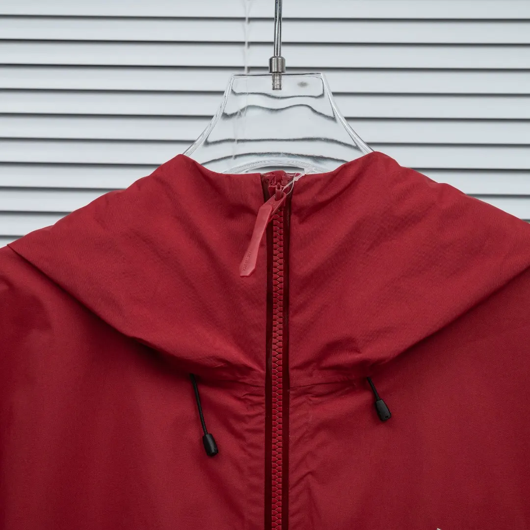 Beta Lightweight GORE-TEX Hooded Shell Jacket D34023667 — view 4