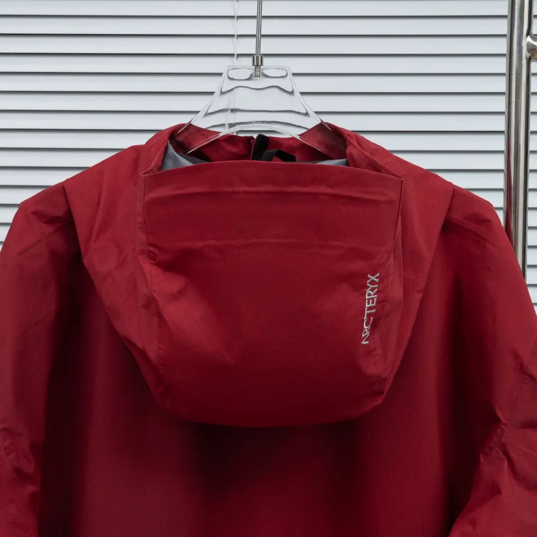 Beta Lightweight GORE-TEX Hooded Shell Jacket D34023667 — view 15