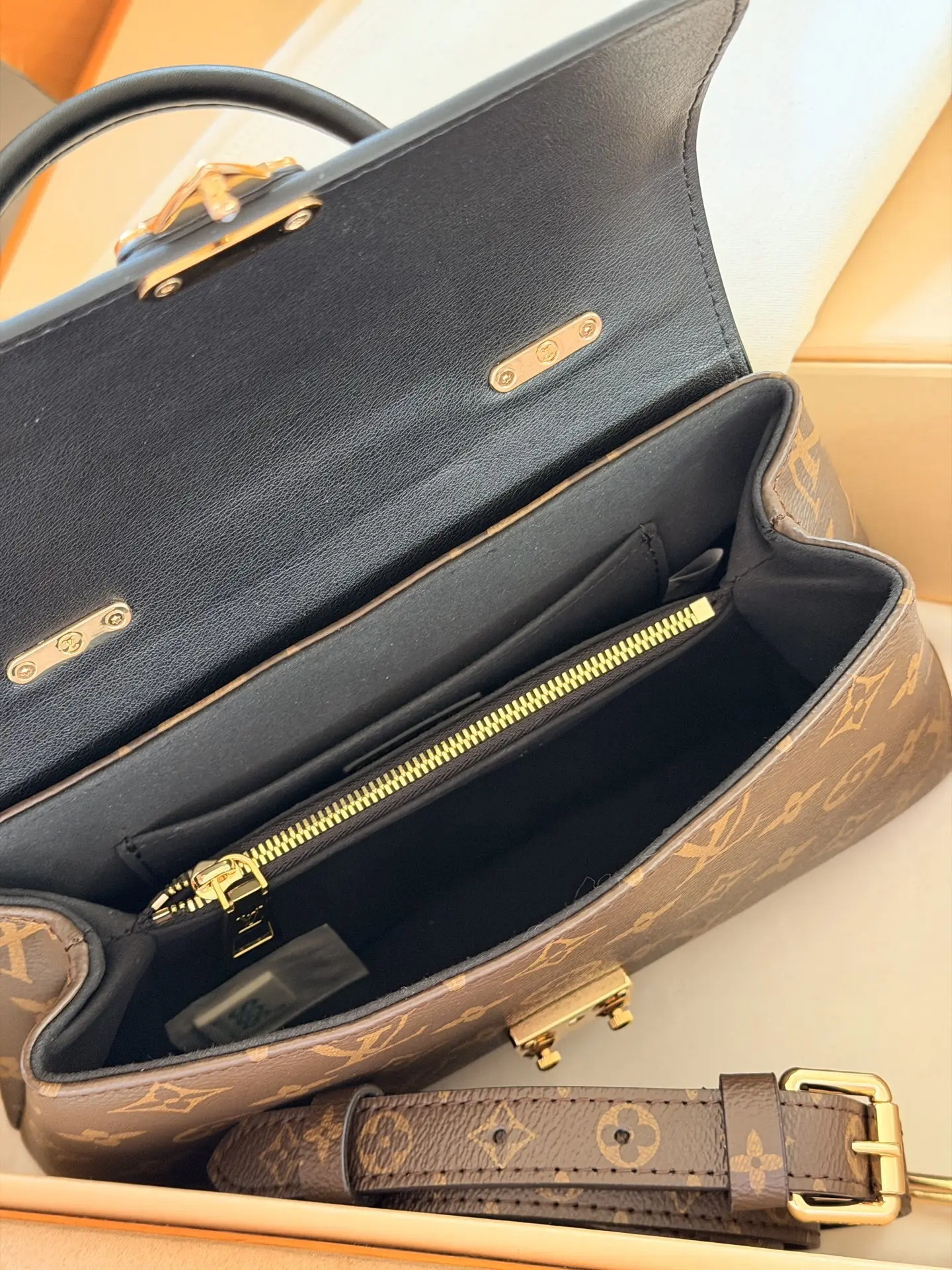 Madeleine Monogram Top-Handle Bag D34518379 — view 8