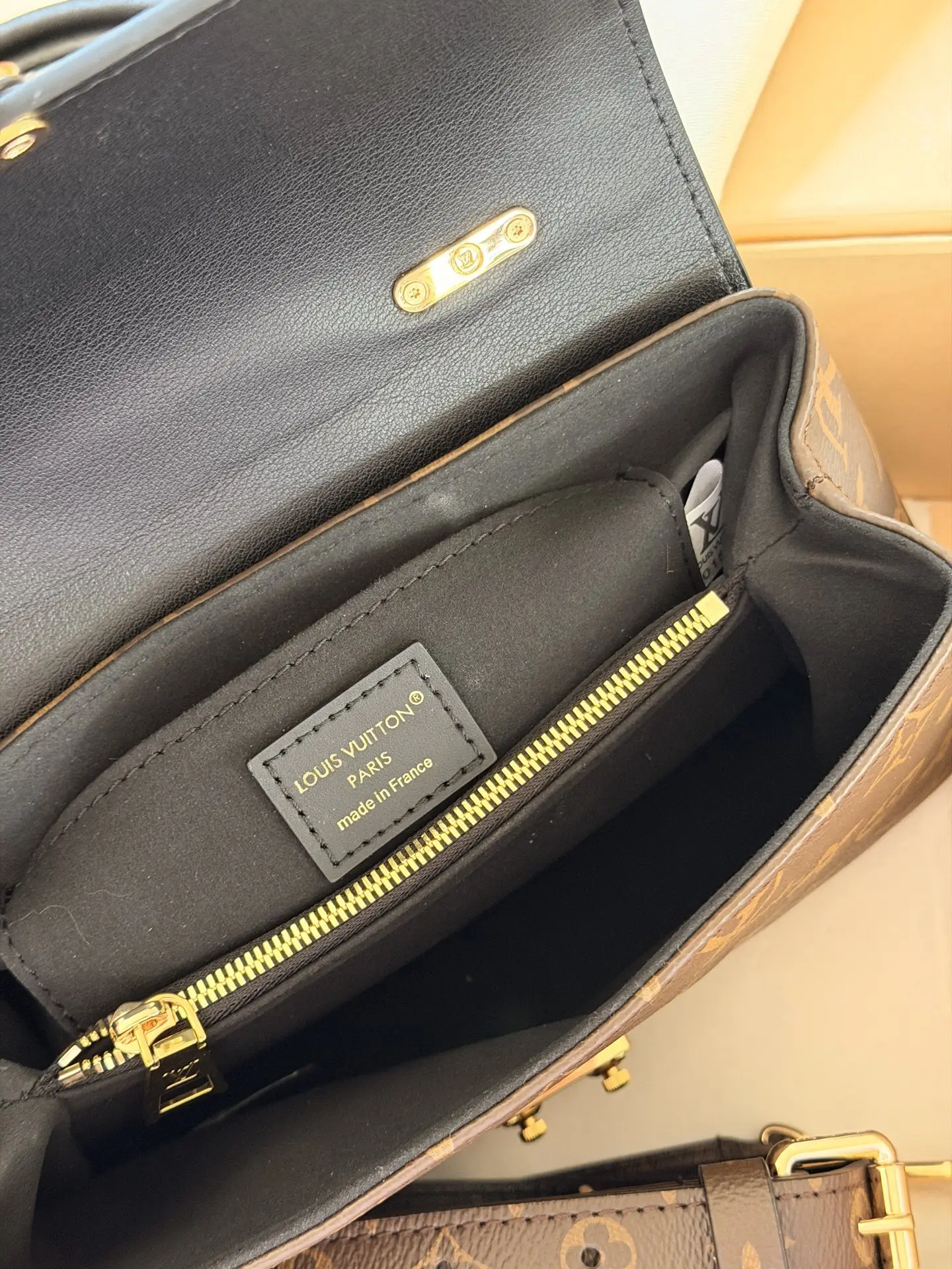 Madeleine Monogram Top-Handle Bag D34518379 — view 9
