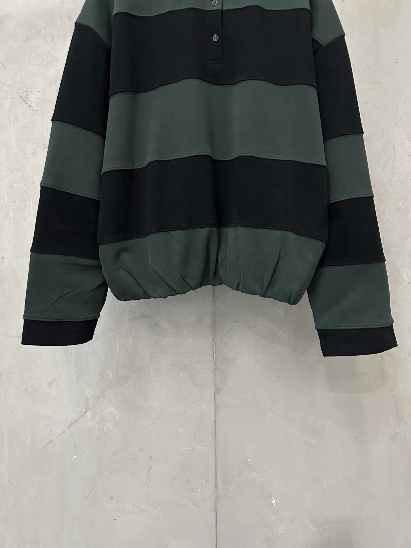 Striped Polo-Collar Sweatshirt with Leather Trim D35020504 — view 4