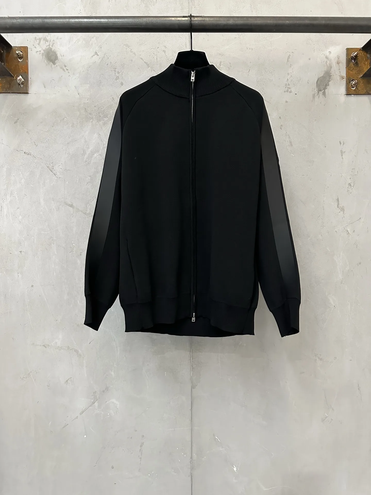 Logo-Embossed Zip-Up Knit Cardigan D35023149
