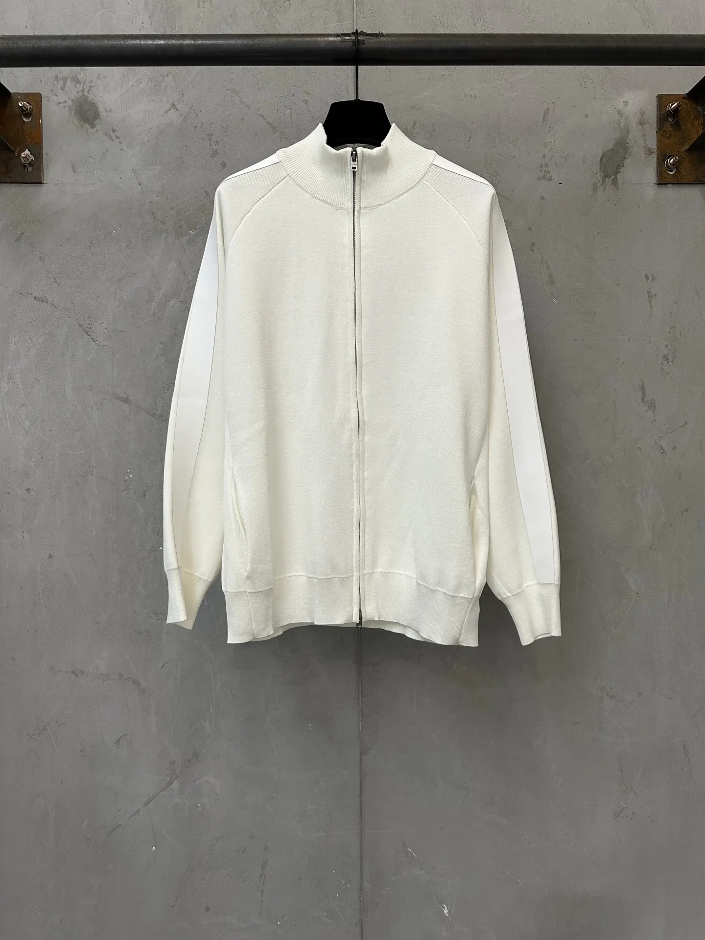 Logo-Embossed Zip-Up Knit Cardigan D35023148