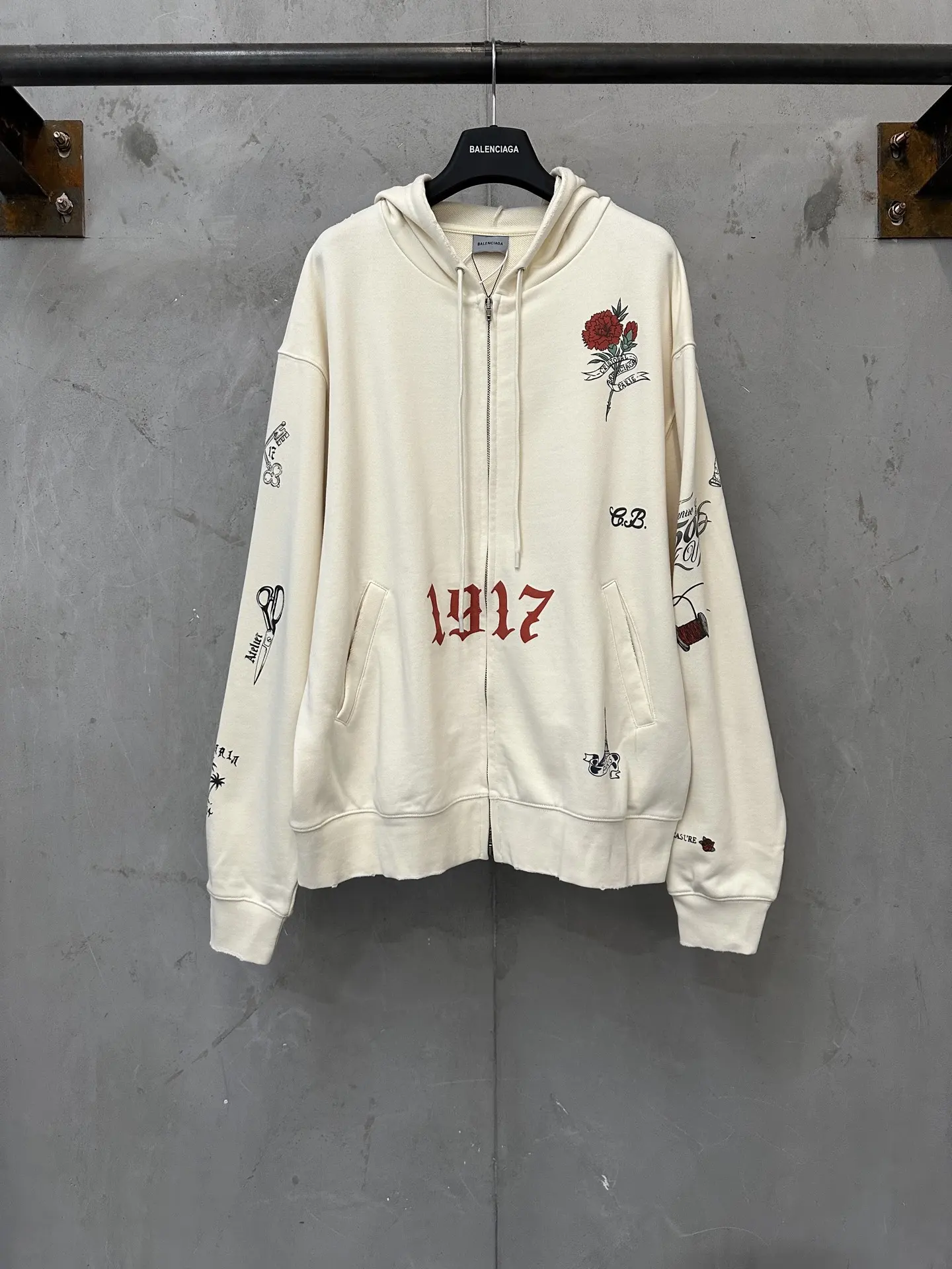 1917 Tattoo Graphic Zip-Up Hoodie D35018942