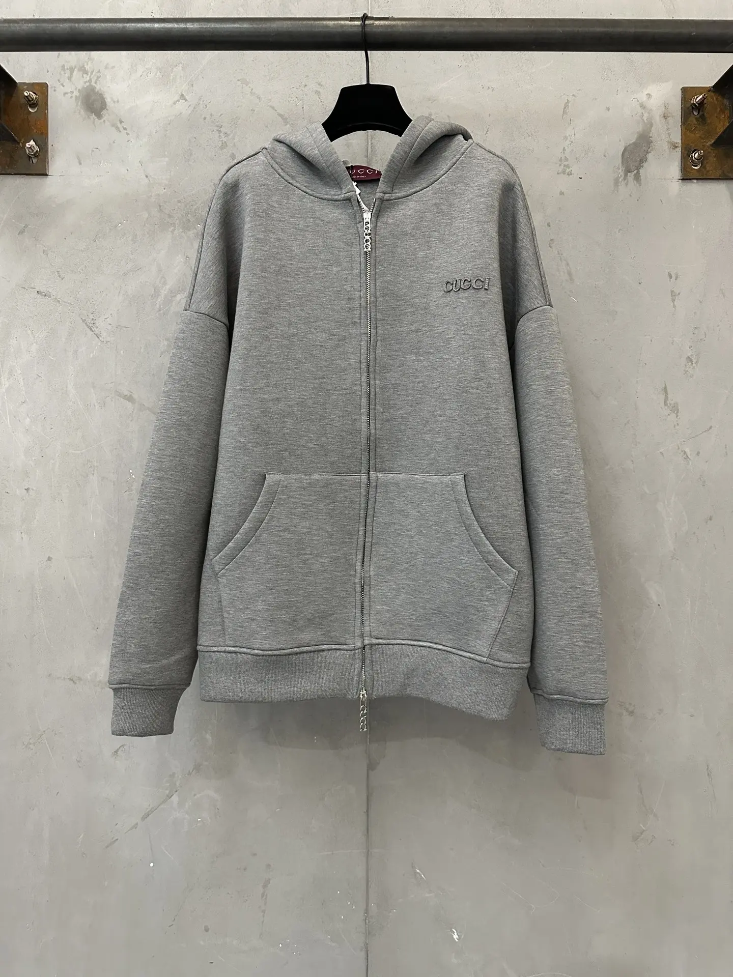 Logo Embroidered Zip-Up Hoodie D35018886