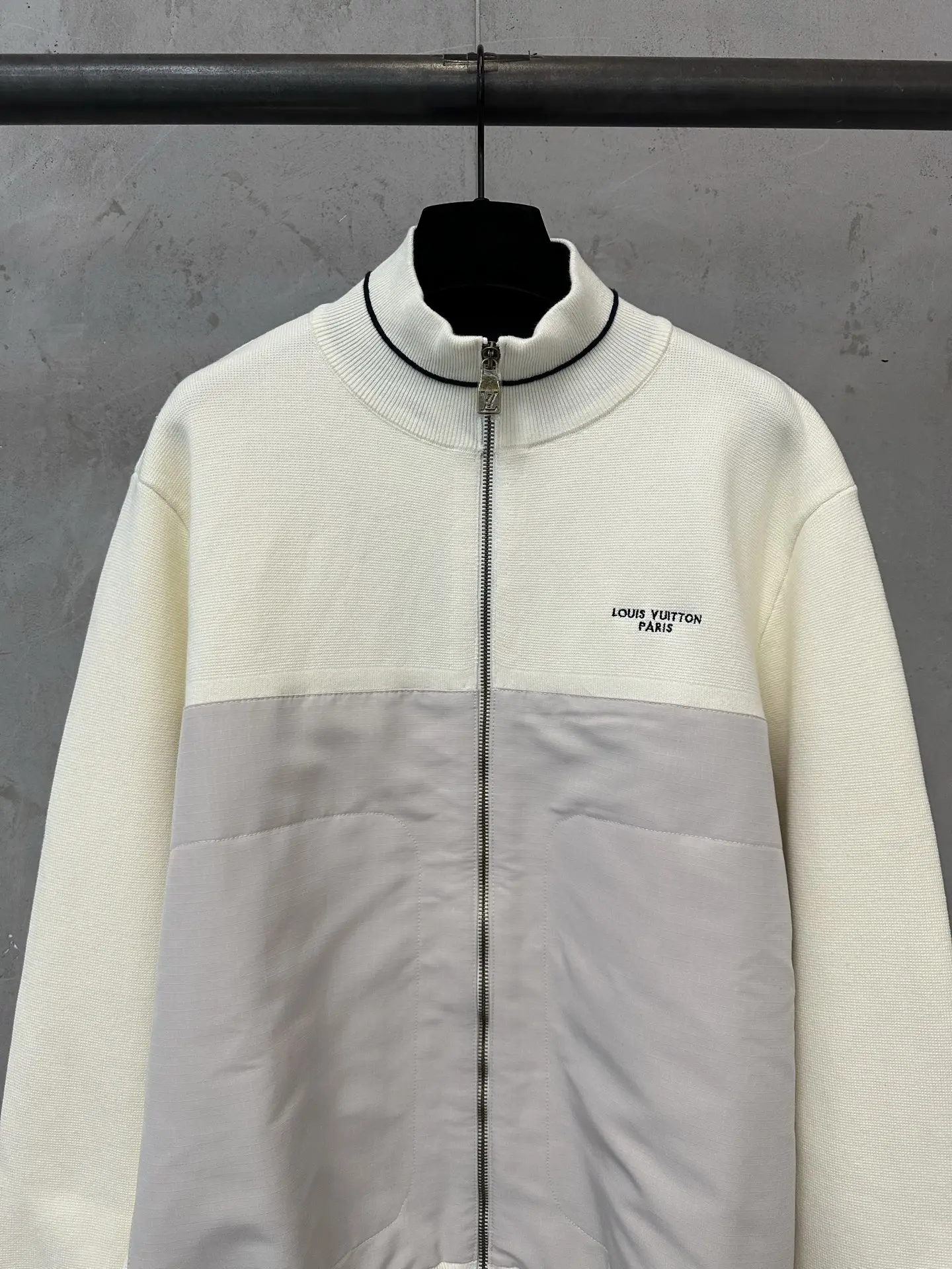Logo Embroidered Hybrid Knit Zip-Up Cardigan D35023080 — view 3