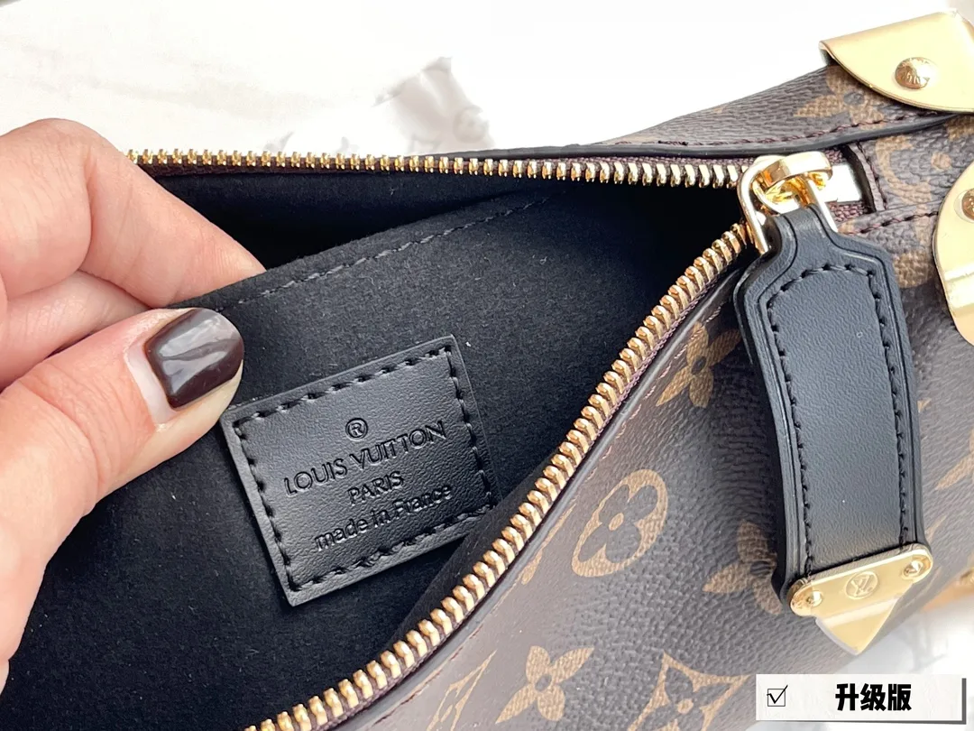Louis Vuitton Monogram Soft Trunk Bag D35518511 — view 8