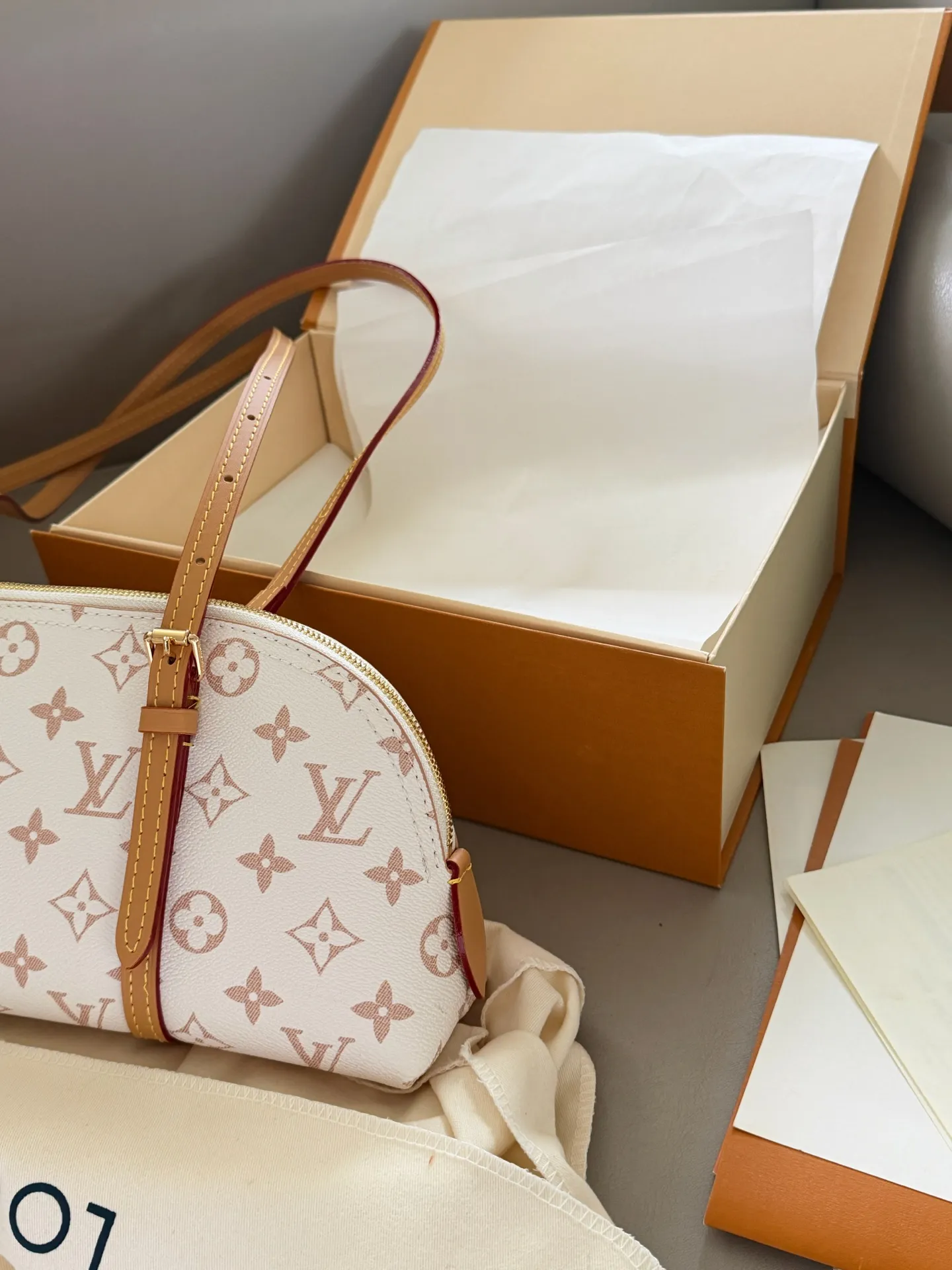 Squire East West Monogram Shoulder Bag D35518206 — view 3