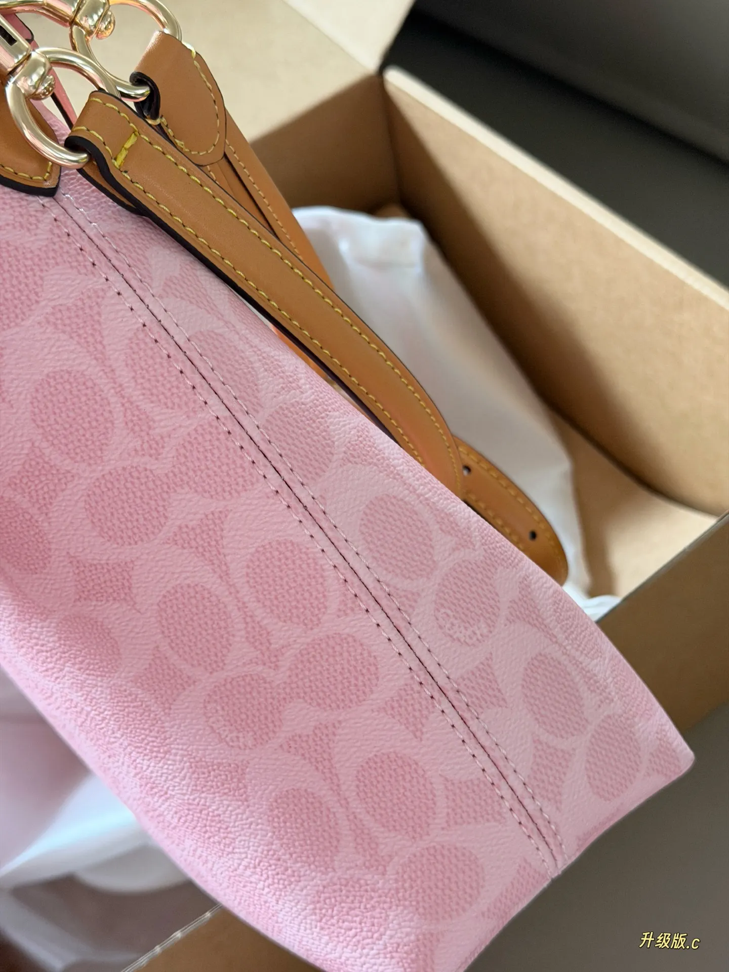 Coach Laurel Hobo Bag in Signature Canvas D35518408 — view 4
