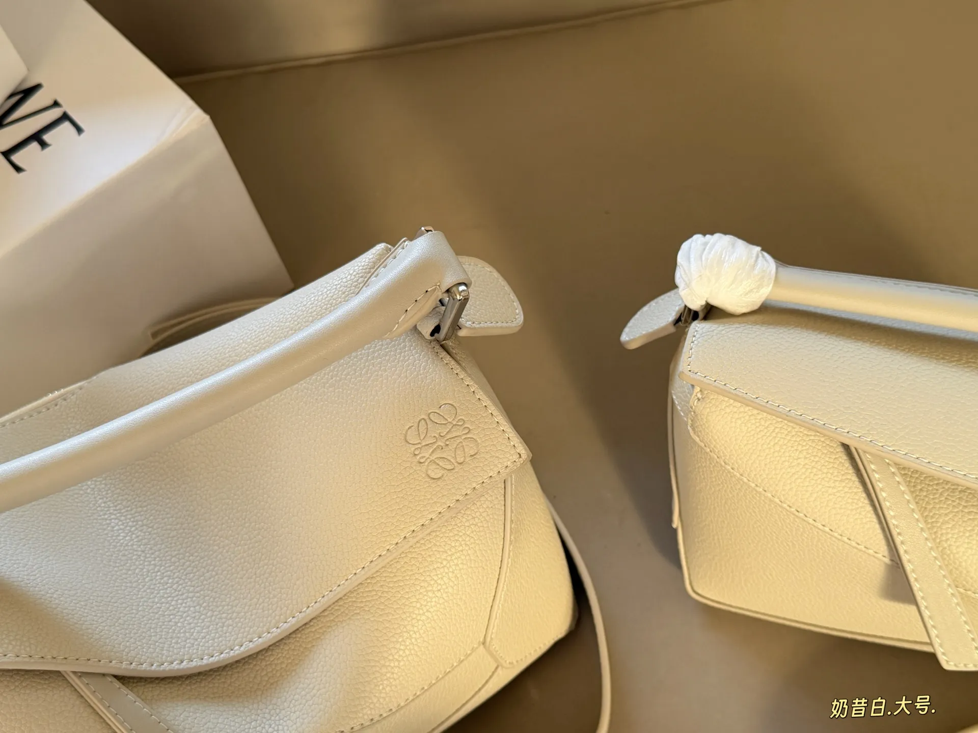 Loewe Puzzle Grained Leather Bag D35518040 — view 12