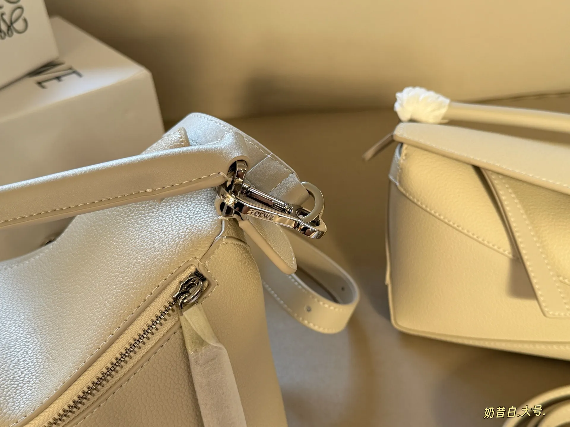 Loewe Puzzle Grained Leather Bag D35518040 — view 18