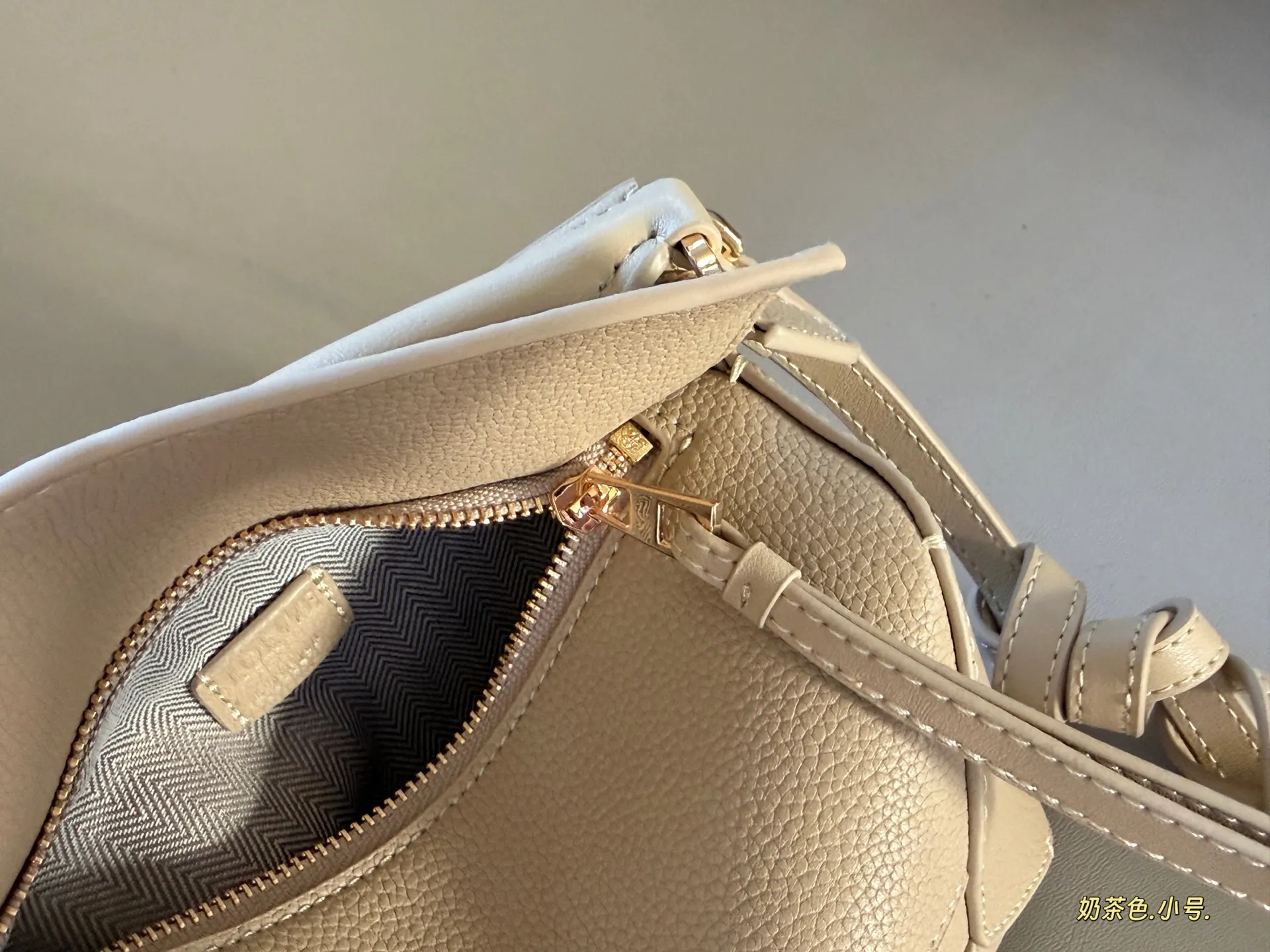 Loewe Puzzle Grained Leather Bag D35518040 — view 8