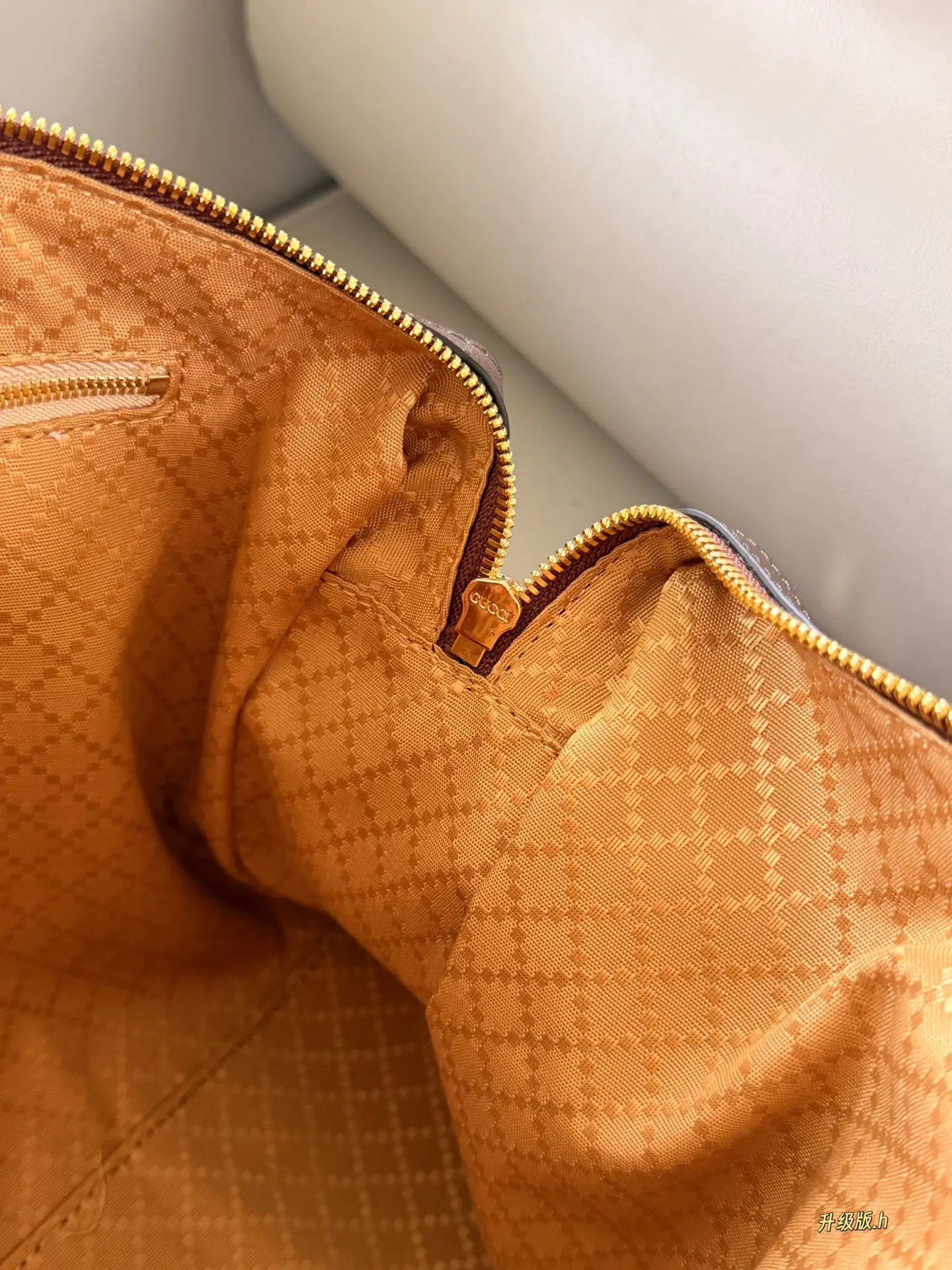 GG Supreme Canvas Boston Bag D35518255 — view 8