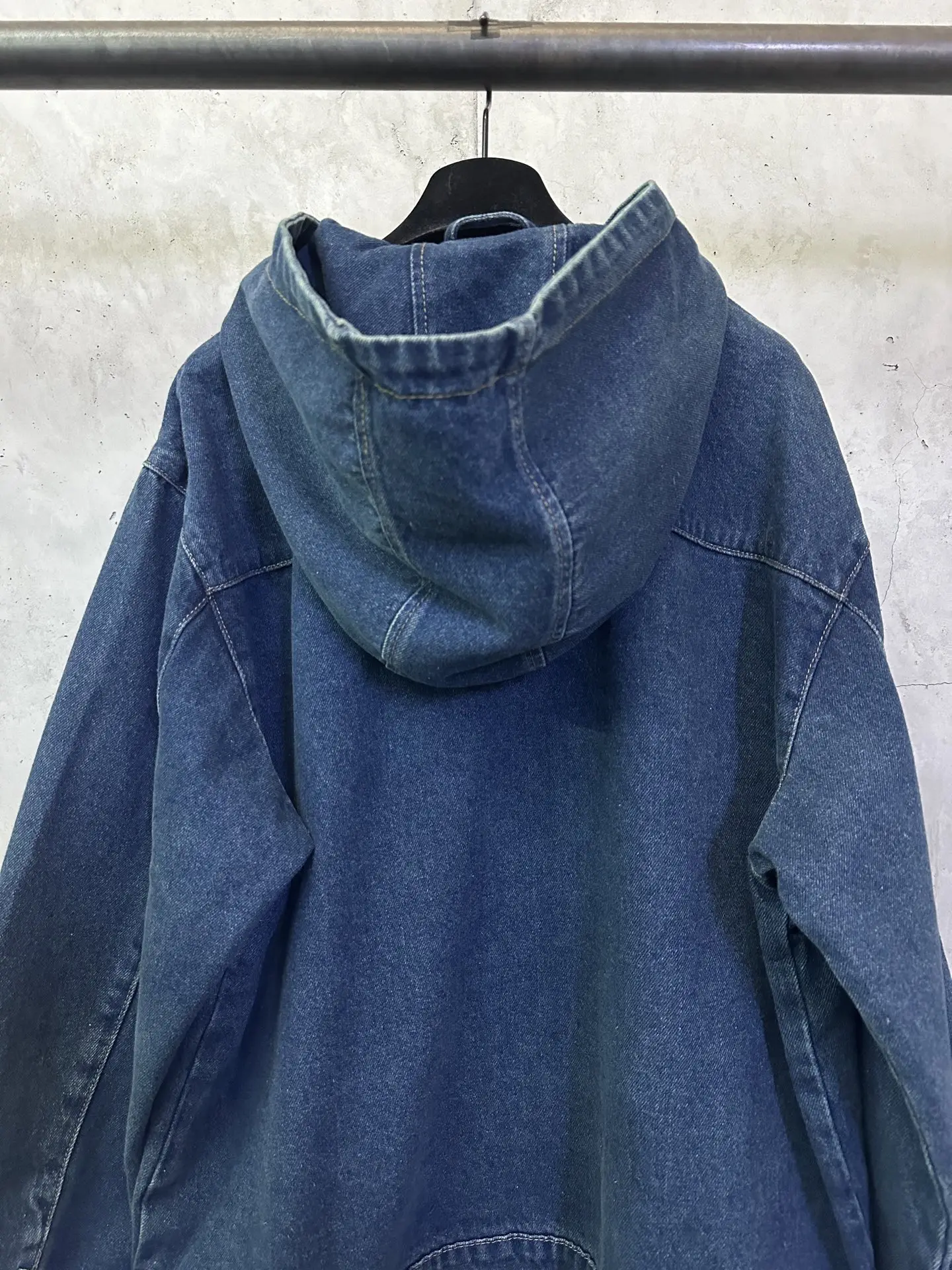 Embroidered Logo Hooded Denim Jacket D36011499 — view 5