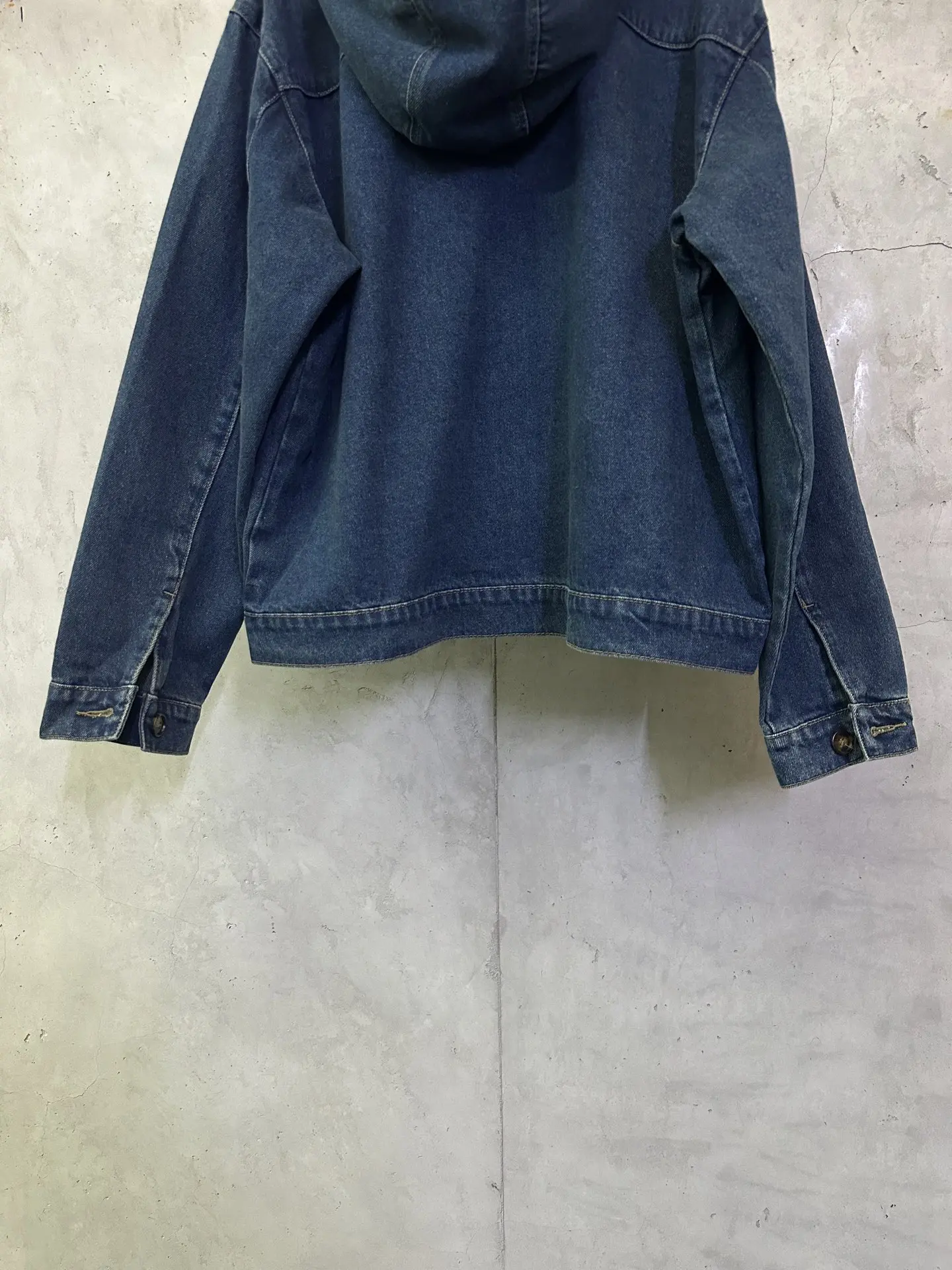 Embroidered Logo Hooded Denim Jacket D36011499 — view 6