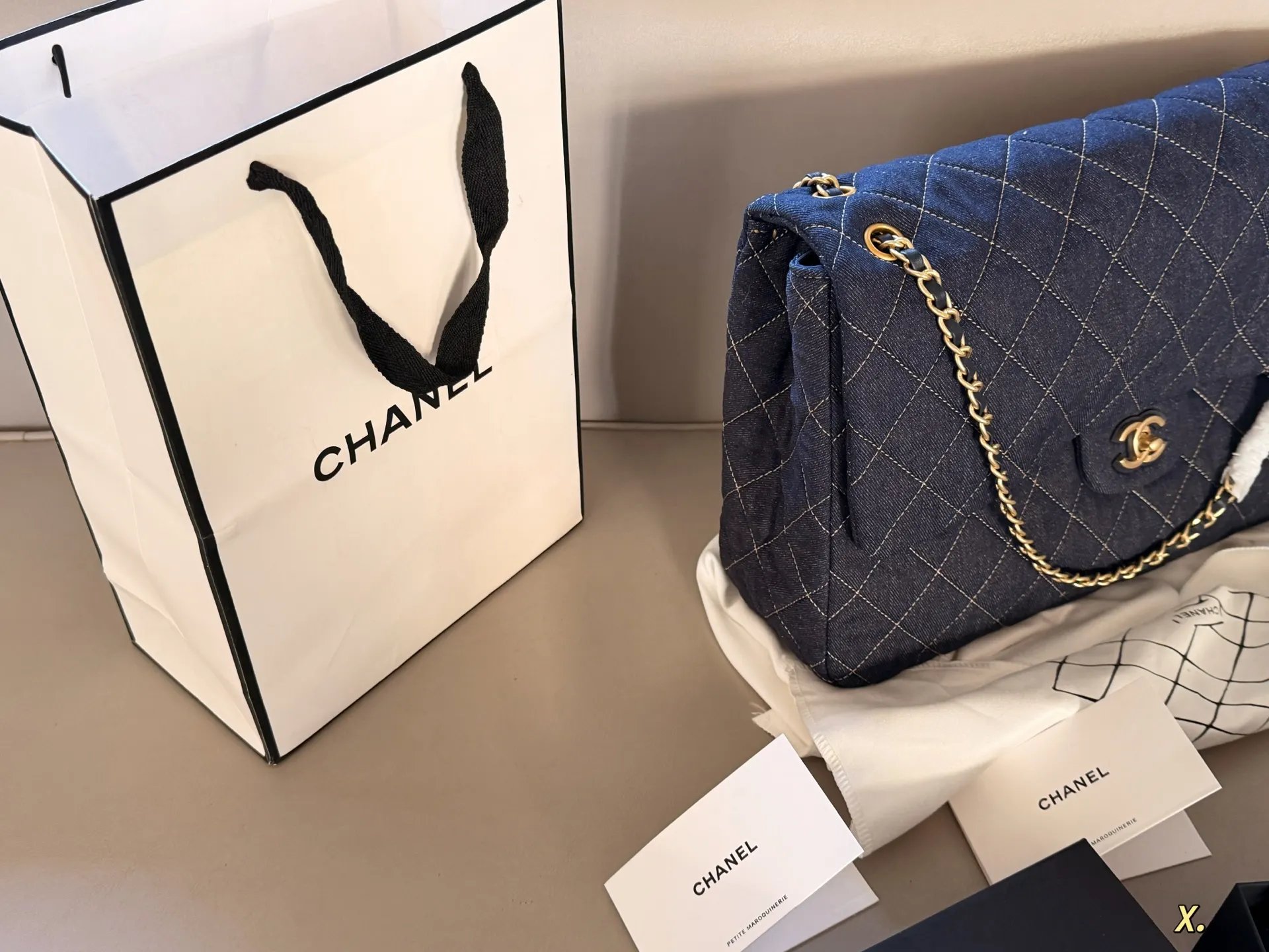 Chanel Maxi Flap Bag in Quilted Denim D36018420 — view 4