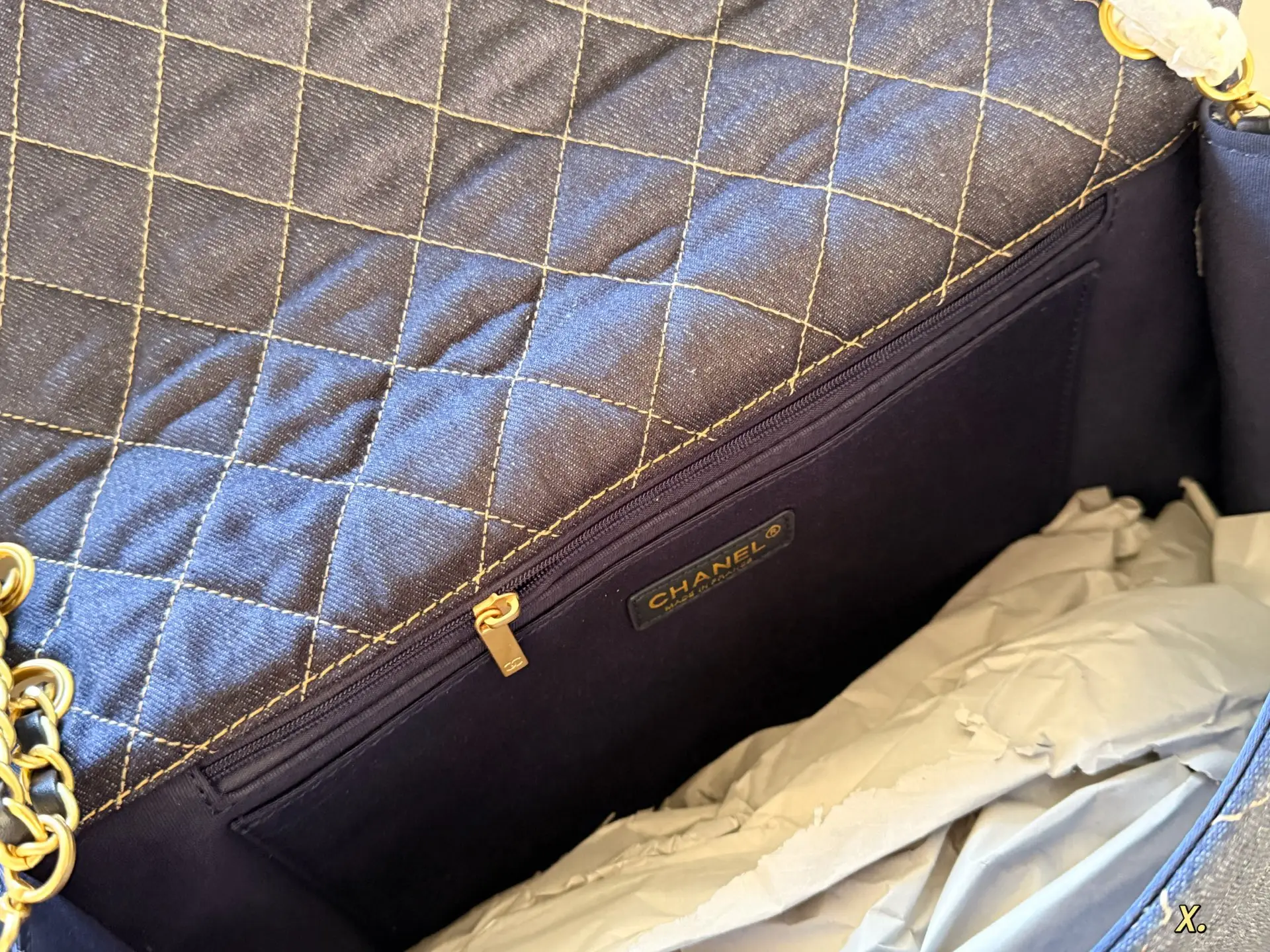 Chanel Maxi Flap Bag in Quilted Denim D36018420 — view 7