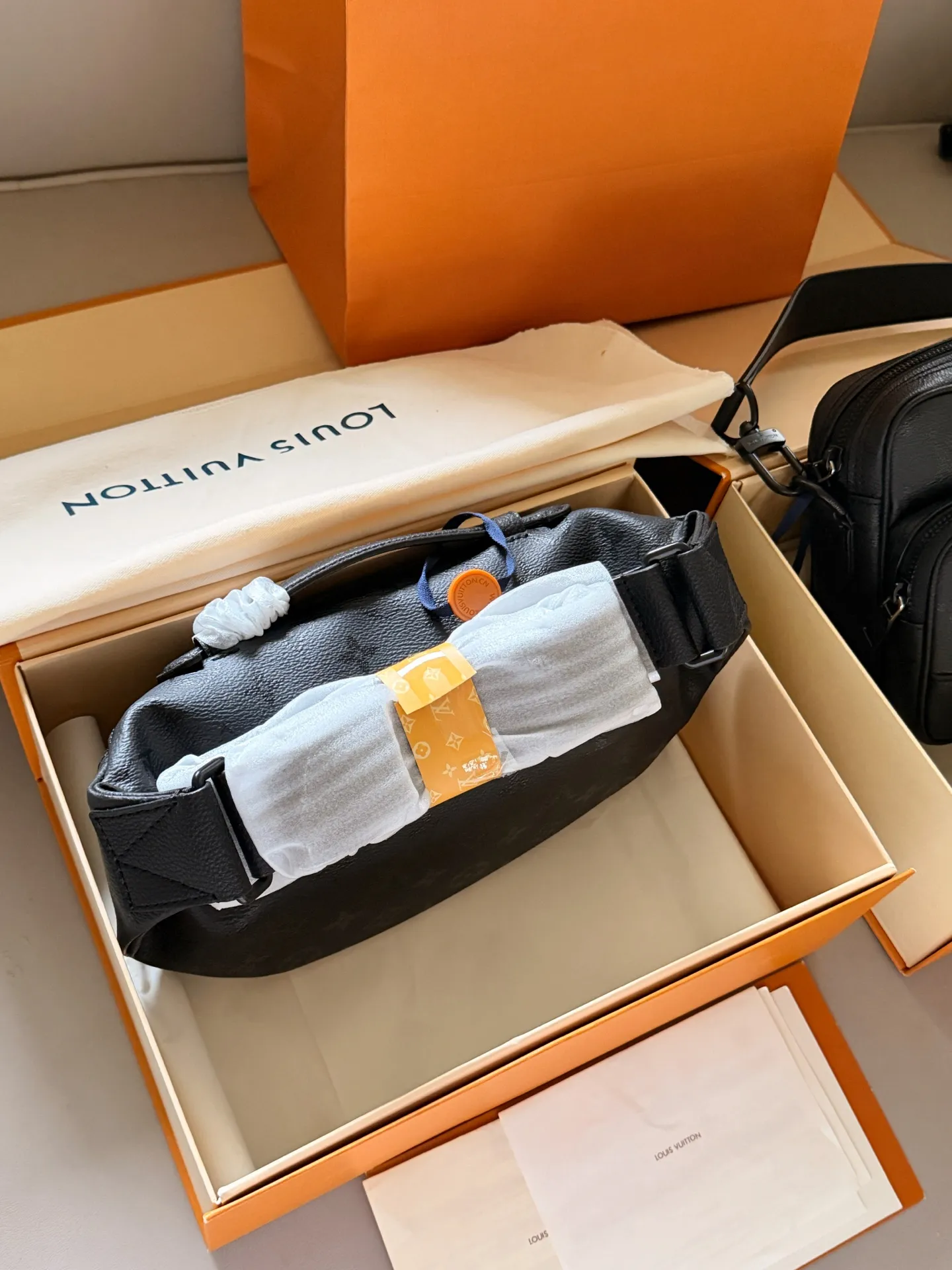 Louis Vuitton Midnight Bum Bag D37018253 — view 5