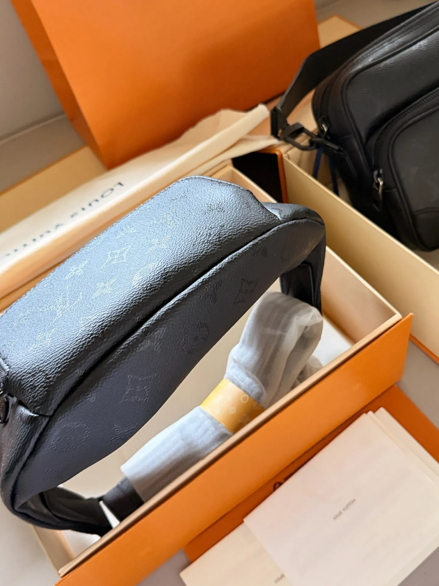 Louis Vuitton Midnight Bum Bag D37018253 — view 8