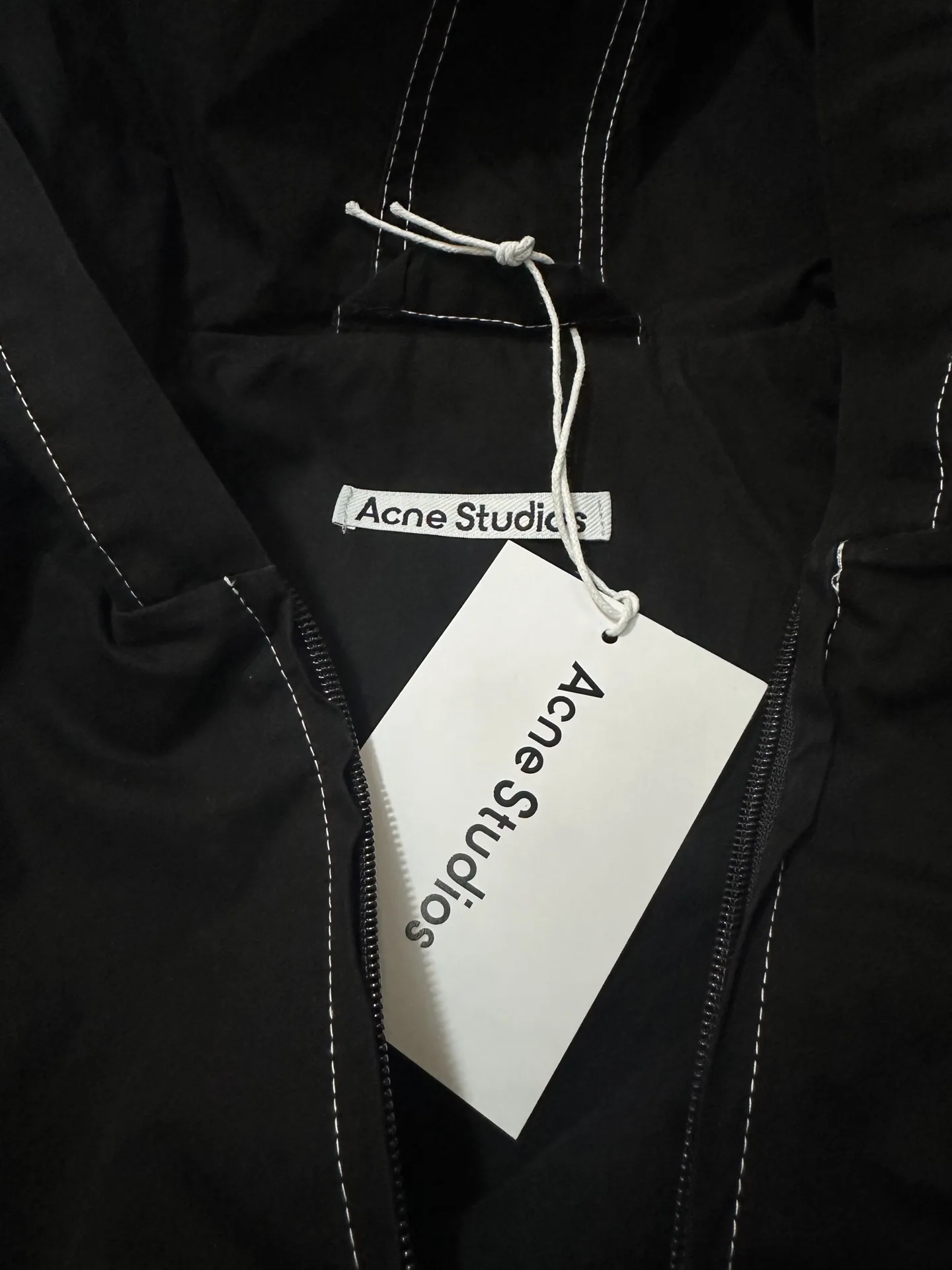 Contrast-Stitch Hooded Nylon Windbreaker D37020514 — view 7